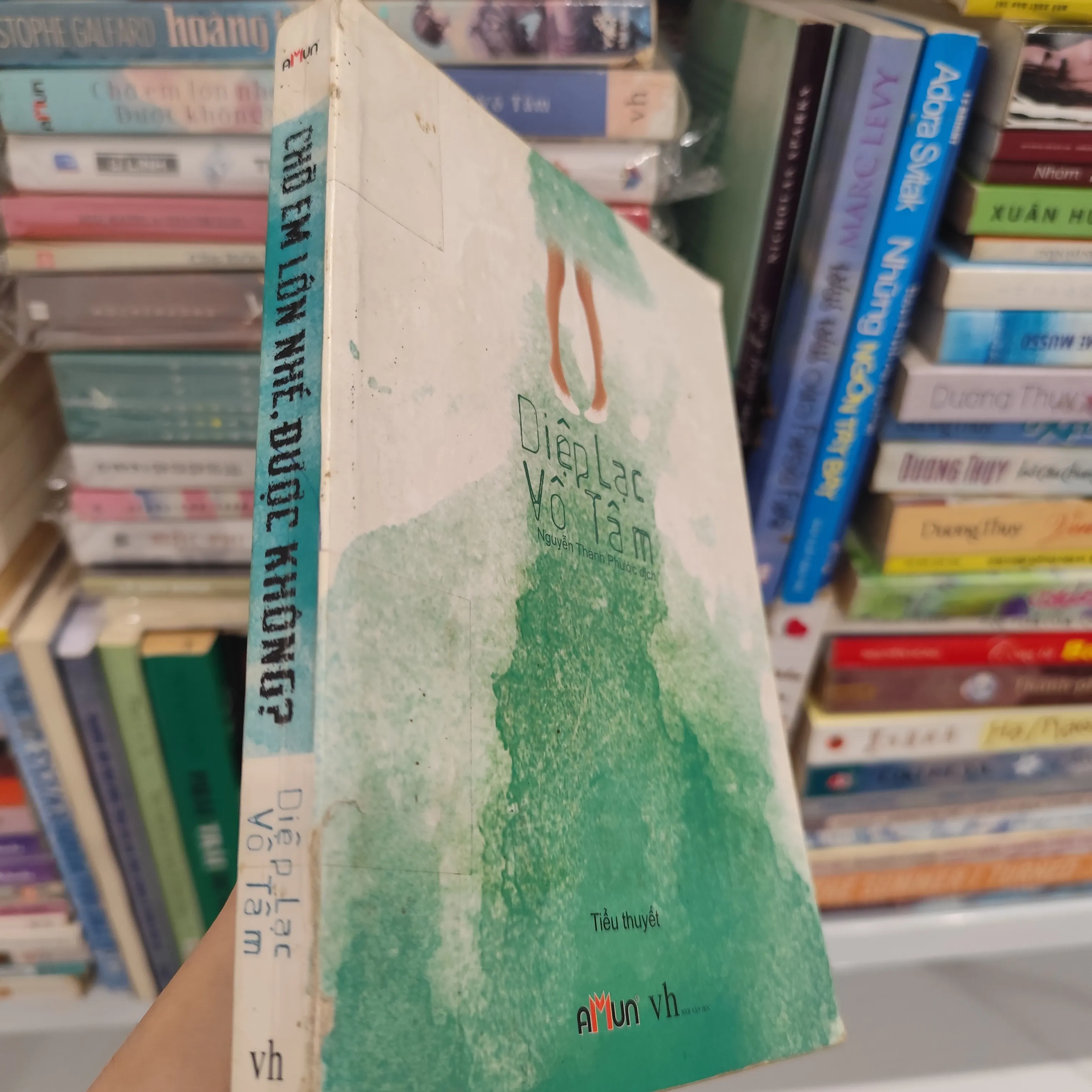 Chờ em lớn nhé được không ? by  - Sách Book Cover - Ngọc Hiển Books