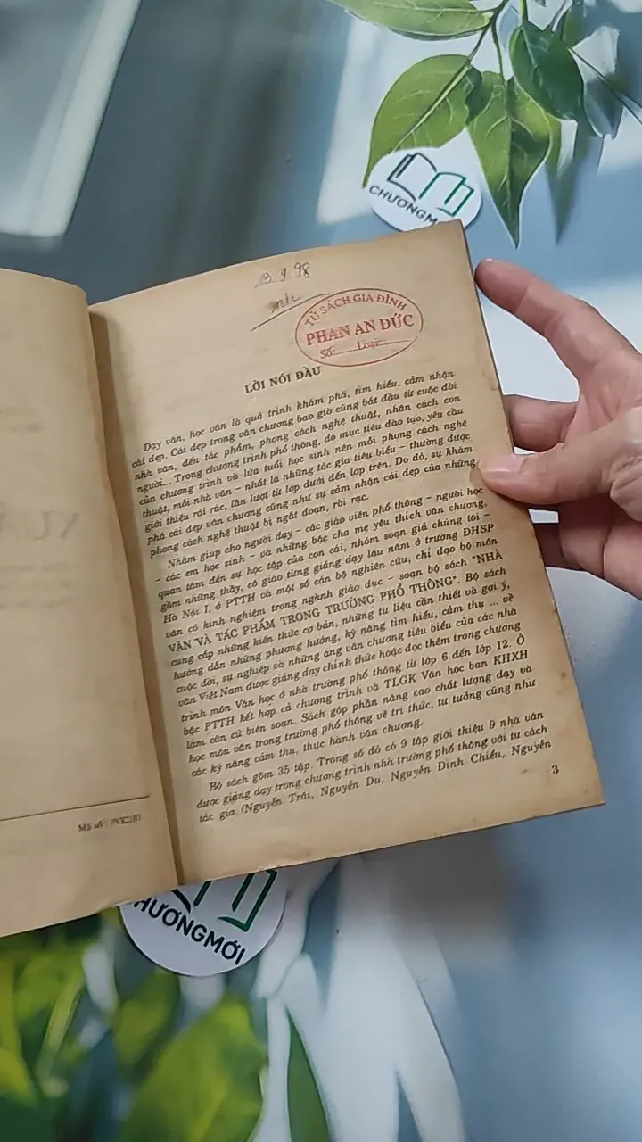 [XƯA] Xuân Diệu - Nhà Văn Và Tác Phẩm Trong Trường Phổ Thông (1998) - Lê Bảo 776094