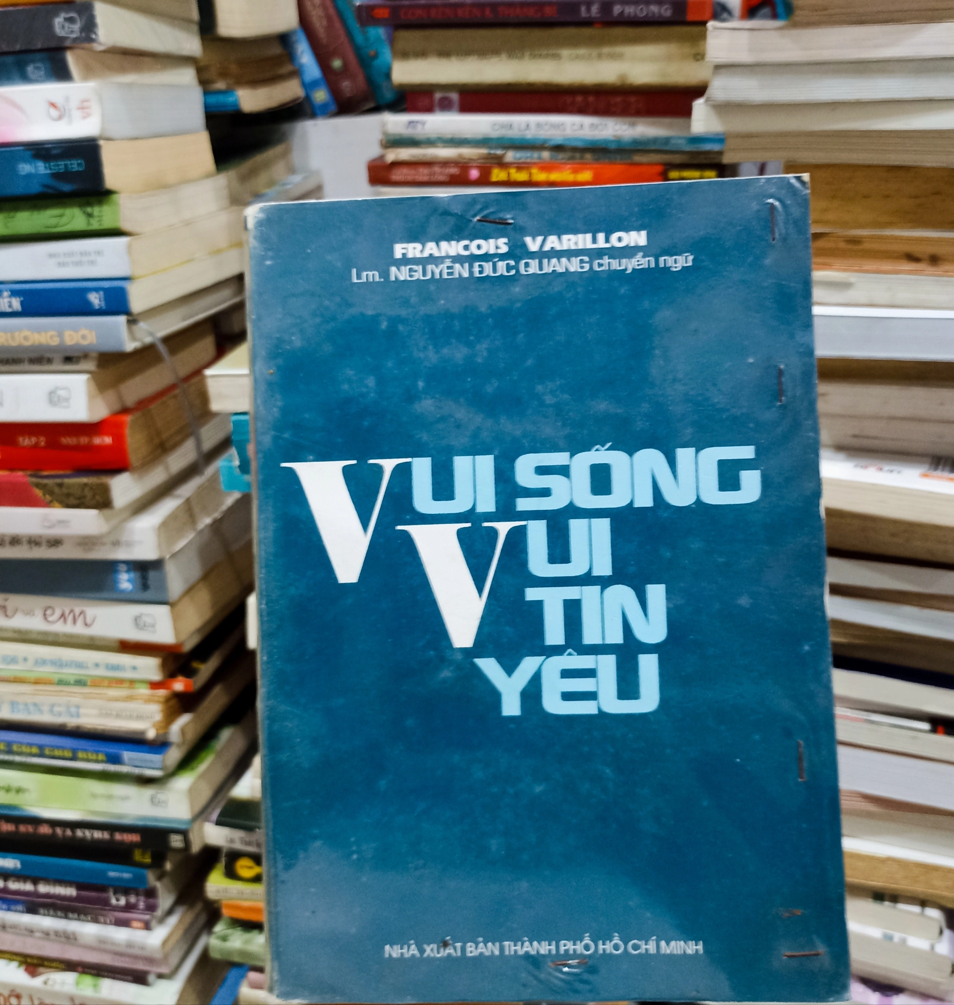 Vui sống vui tin yêu 🌻 by  - Sách Book Cover - Ngọc Hiển Books