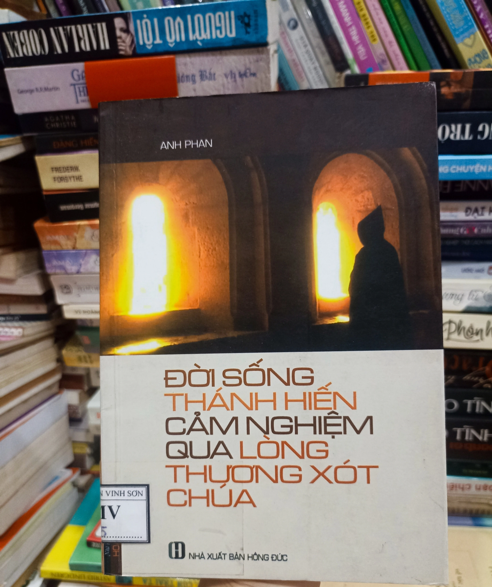 Đời Sống Thánh Hiến Cảm Nghiệm Qua Lòng Thương Xót Chúa 🌻 by  - Sách Book Cover - Ngọc Hiển Books
