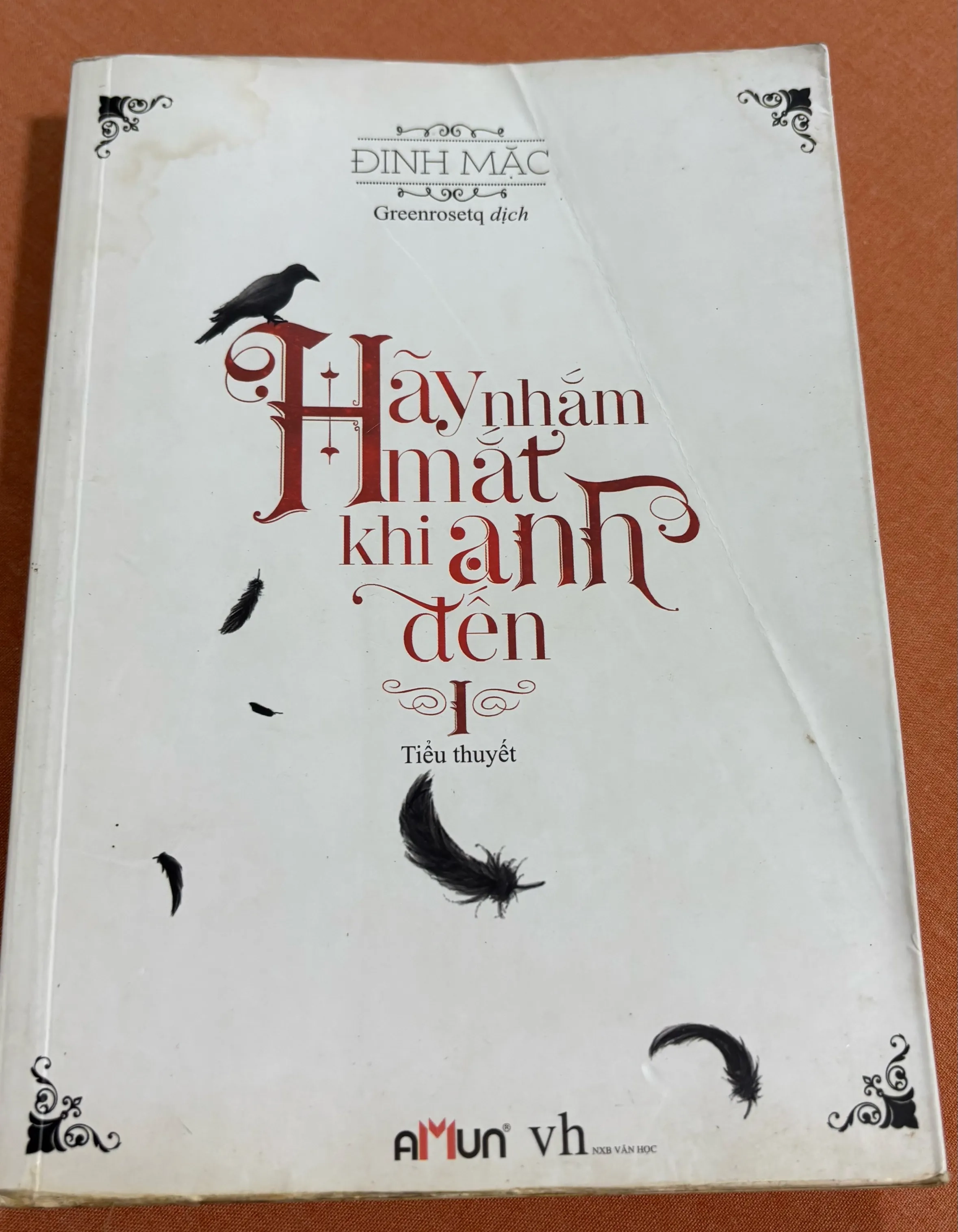 Hãy nhắm mắt khi anh đến tập 1 🌊 by  - Sách Book Cover - Ngọc Hiển Books