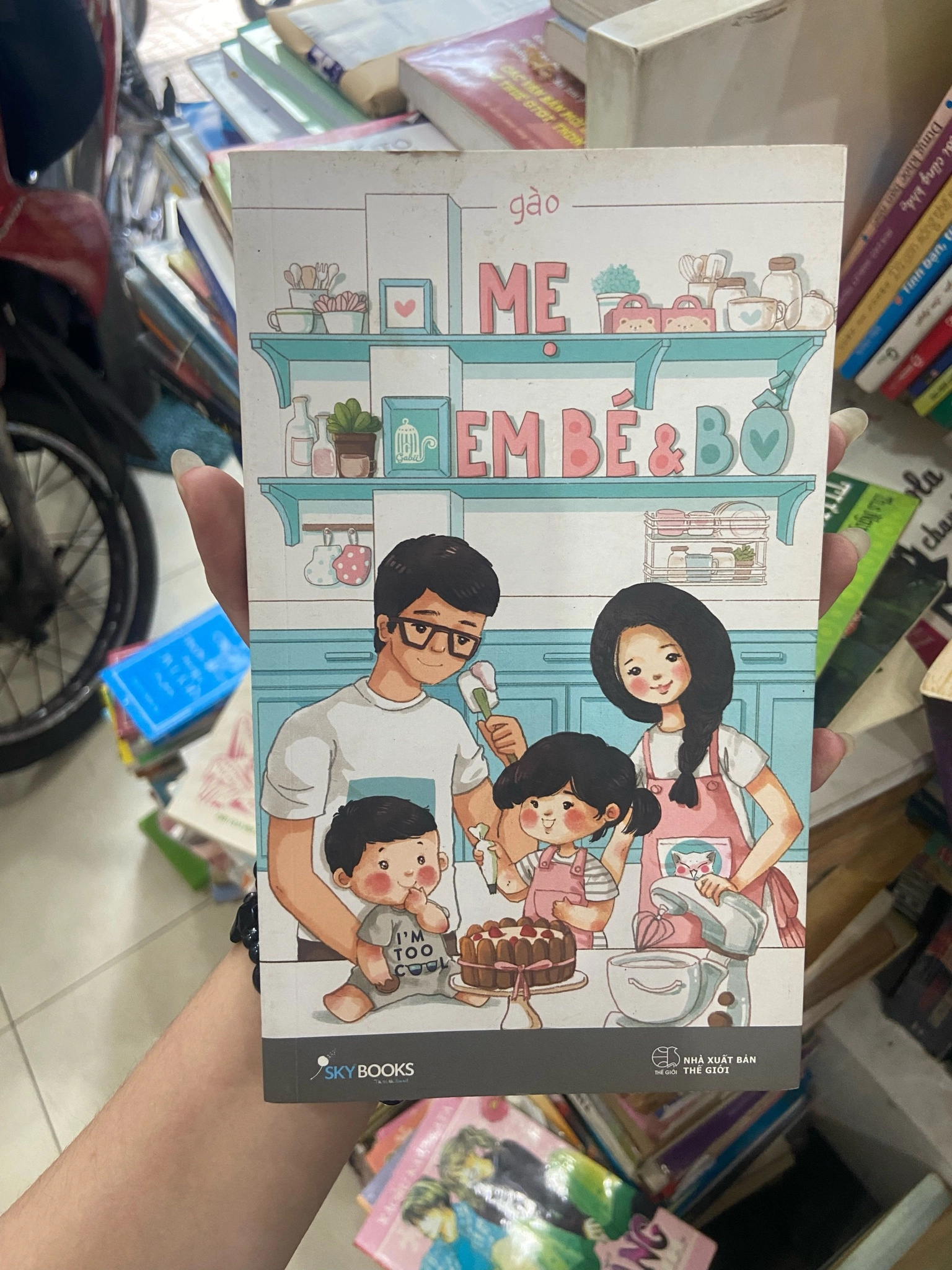 Mẹ , em bé & bố by  - Sách Book Cover - Ngọc Hiển Books