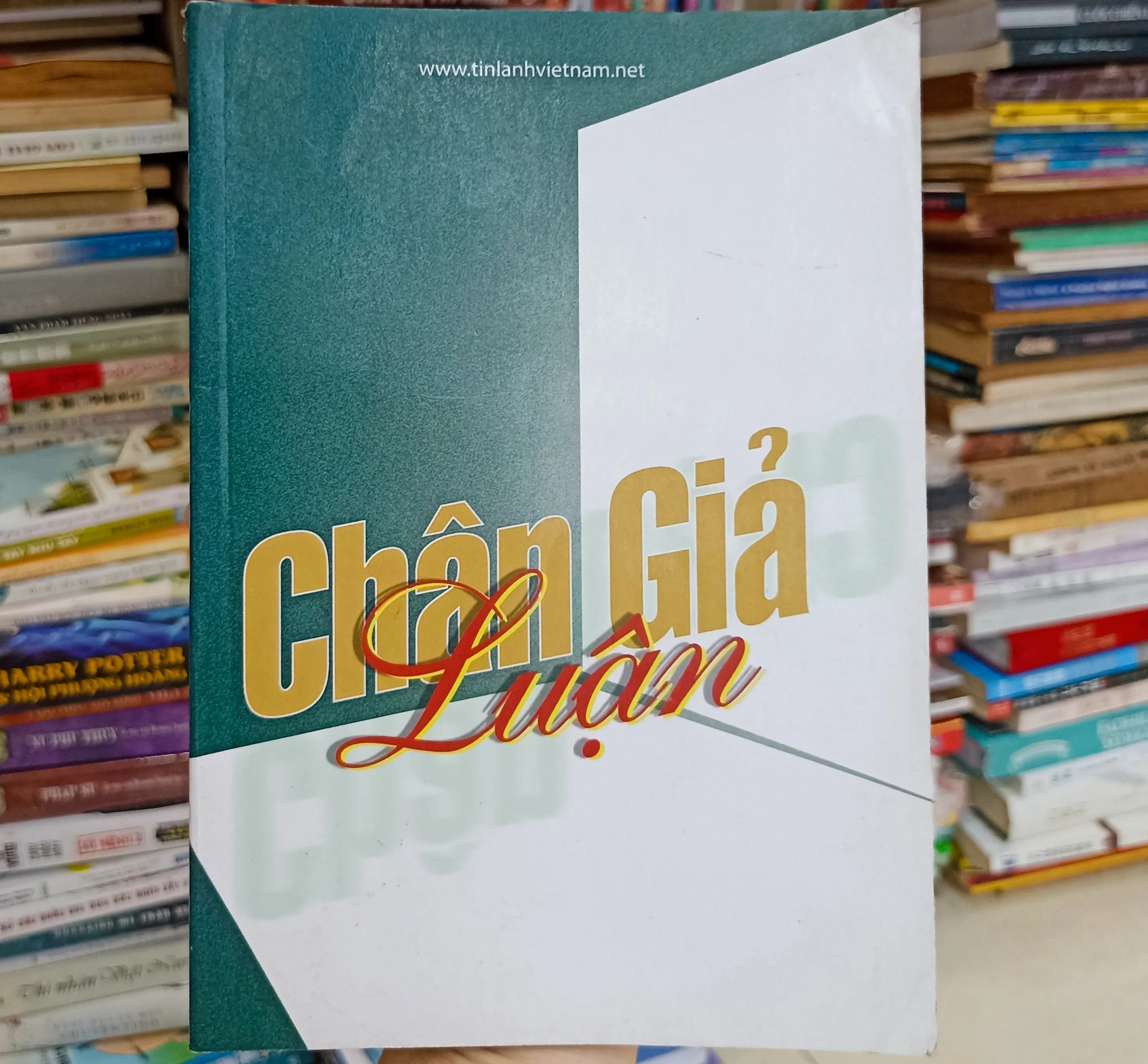 Chân giả luận 🌻 by  - Sách Book Cover - Ngọc Hiển Books