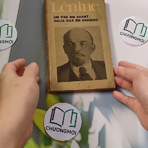 [MIỄN PHÍ BỌC SÁCH] [XƯA] Un pas en avant, deux pas en arrière (1970) - V. Lénine