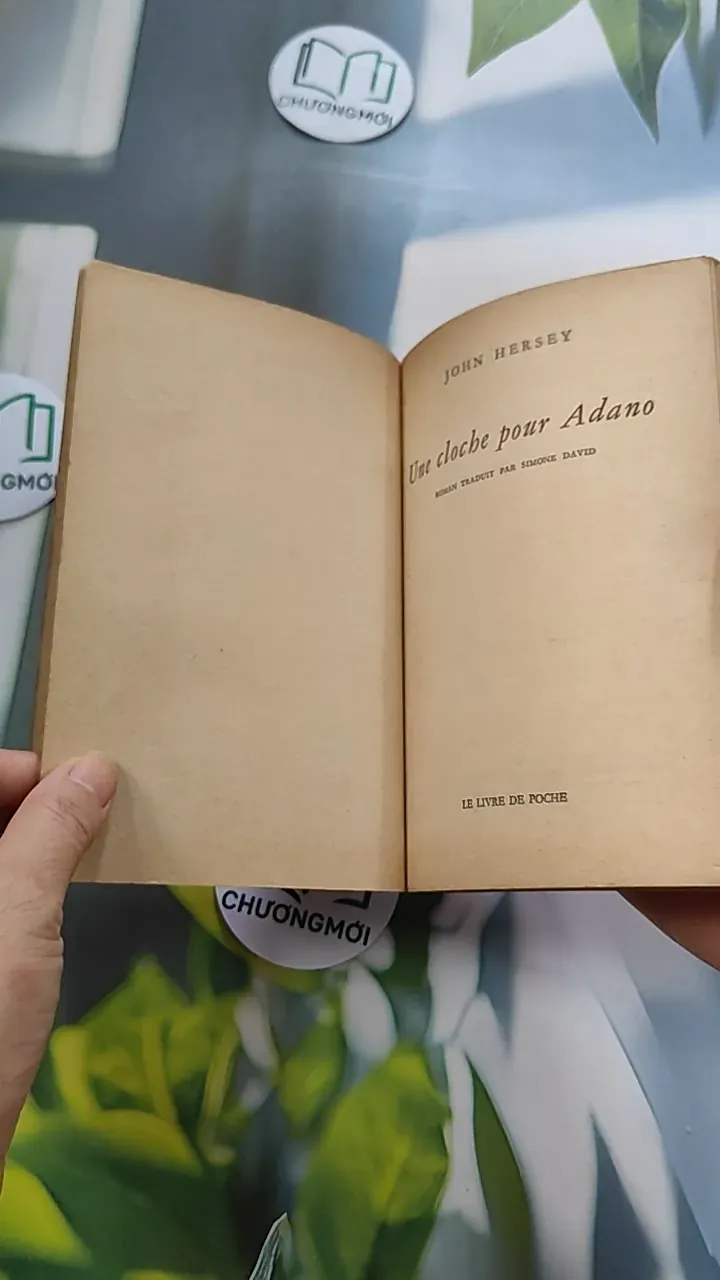 [XƯA] Une cloche pour Adano (1945) - John Hersey 754463