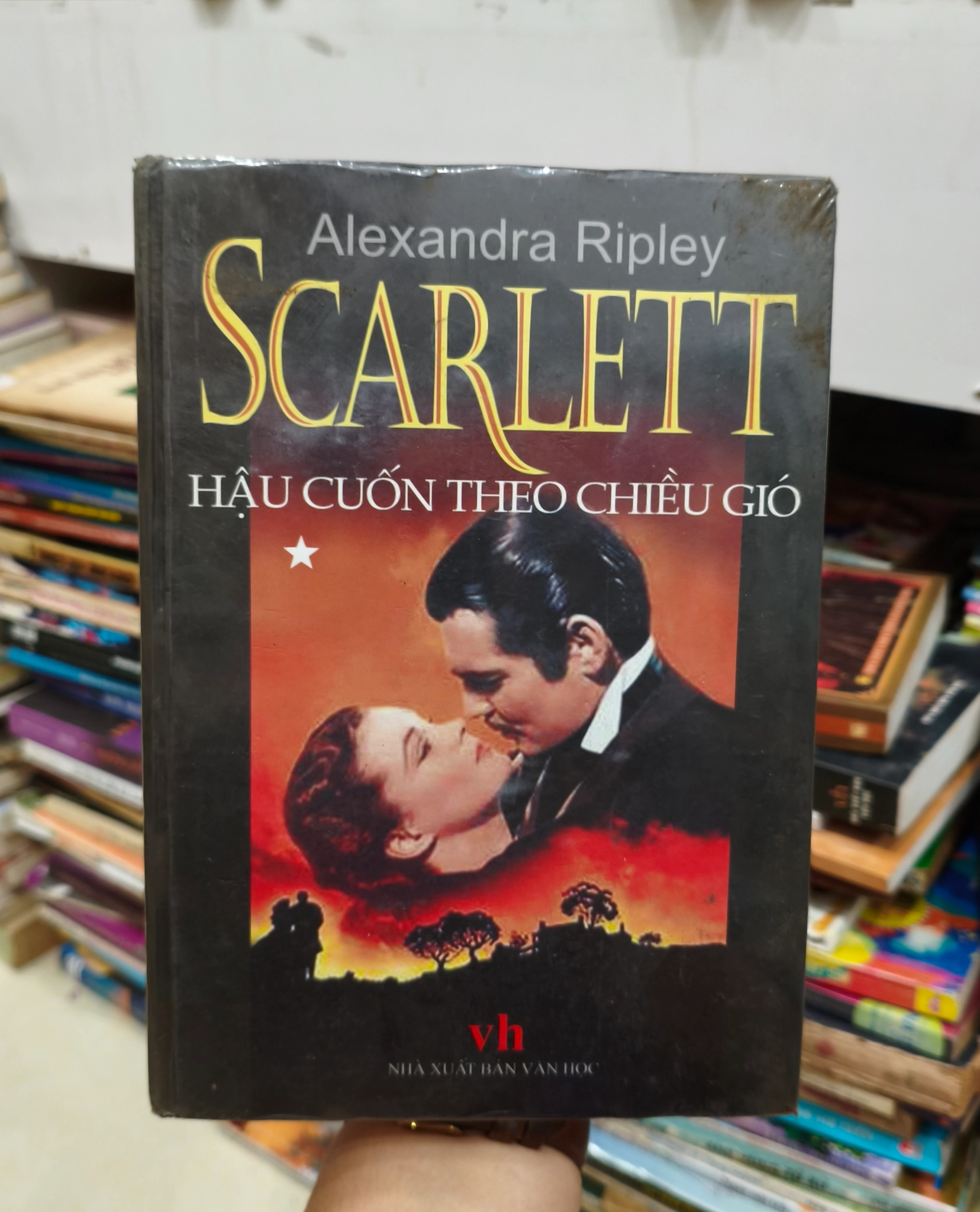 Scarlett hậu cuốn theo chiều gió by  - Sách Book Cover - Ngọc Hiển Books
