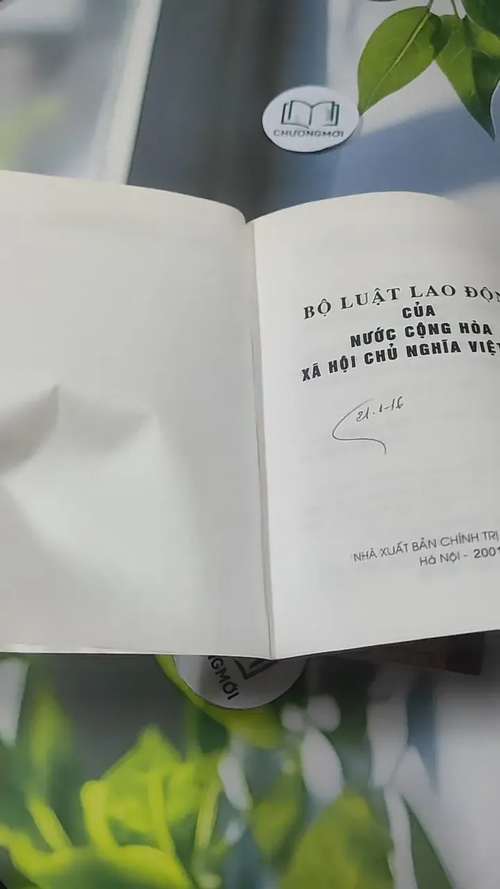 Combo: Bộ Luật Lao Động Của Nước Cộng Hòa XHCN Việt Nam, Luật Đất Đai 727363
