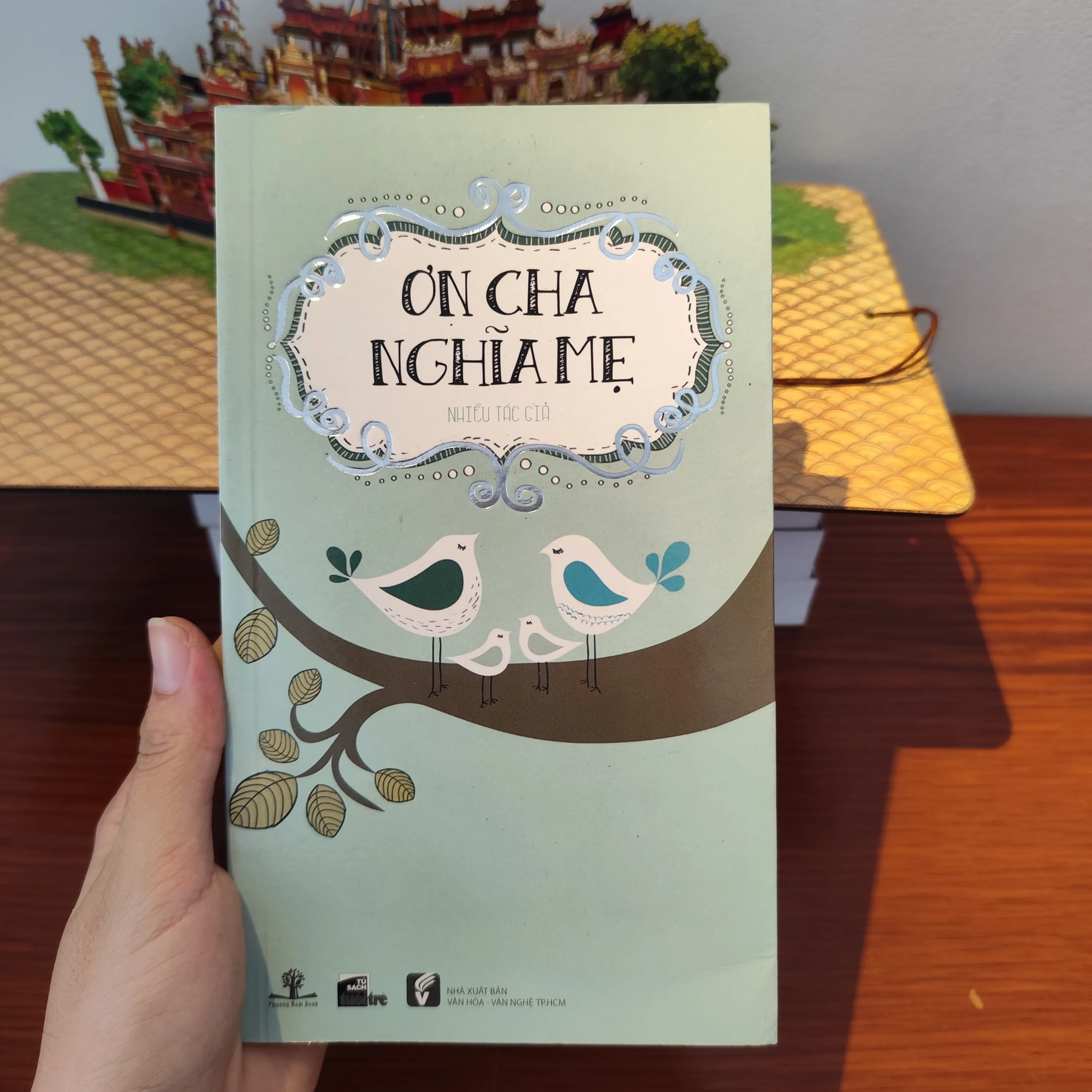 Ơn cha nghĩa mẹ by  - Sách Book Cover - Ngọc Hiển Books
