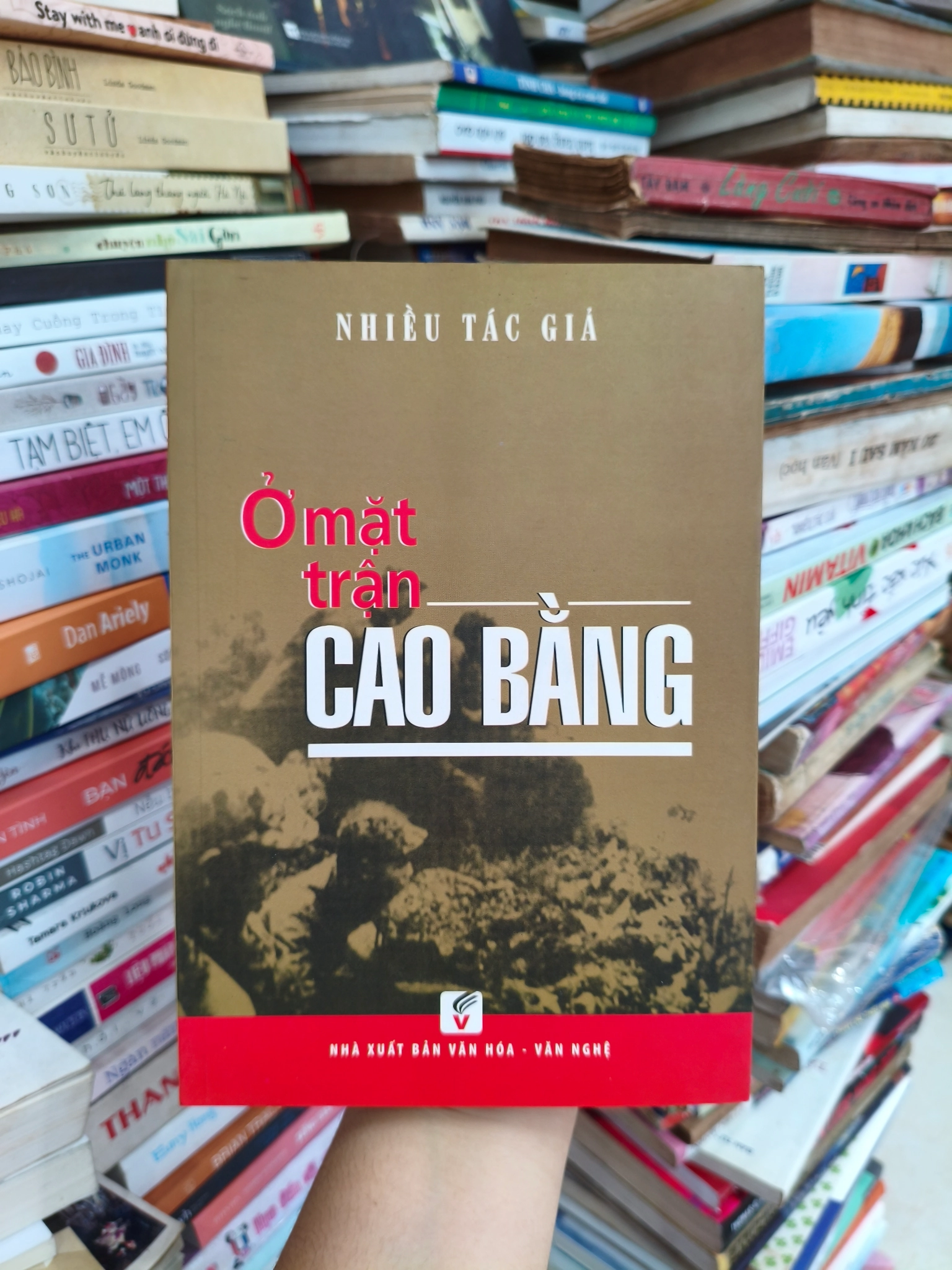 Ở mặt trận Cao Bằng 🌱 by  - Sách Book Cover - Ngọc Hiển Books