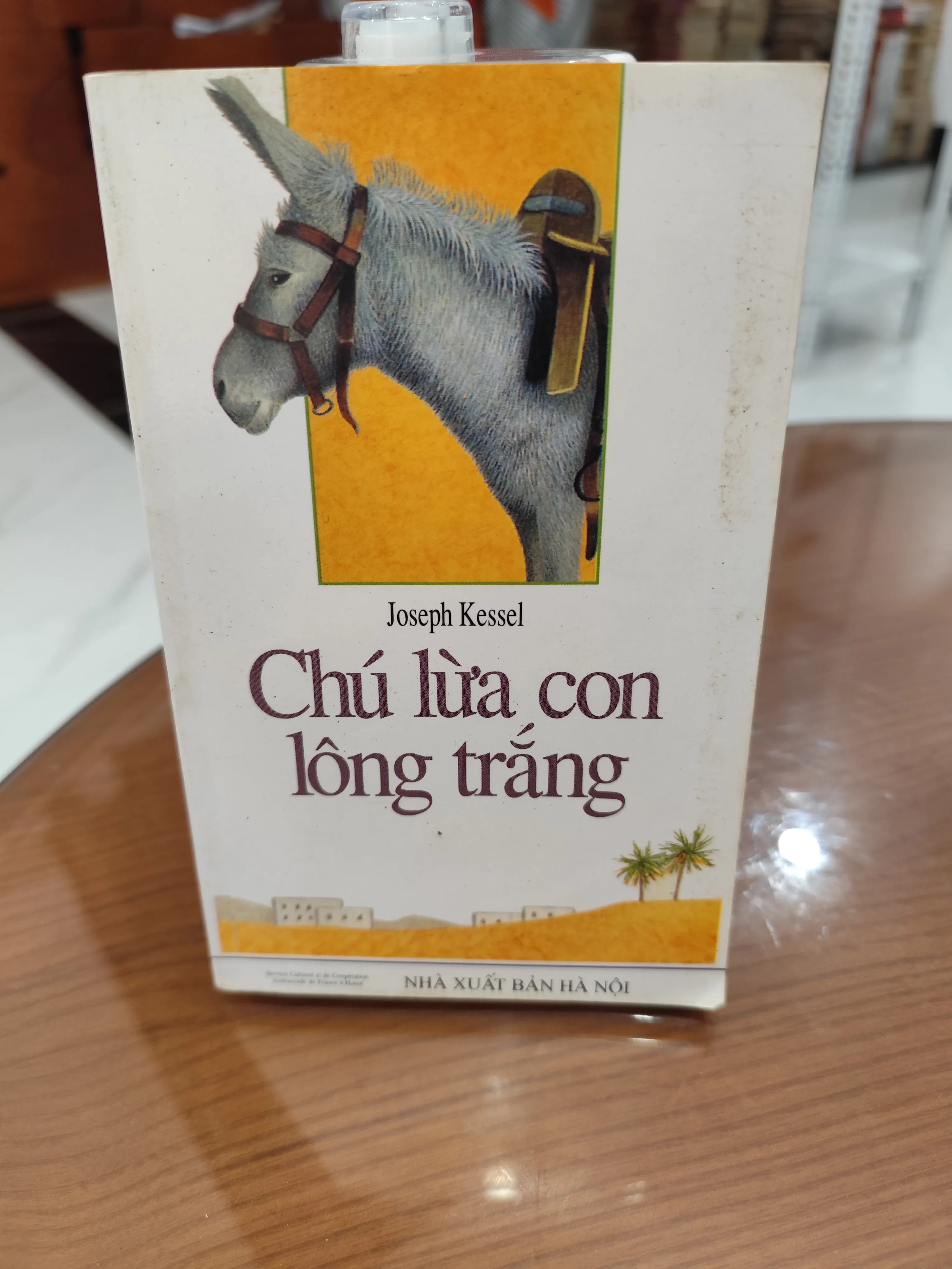 Chú lừa con lông trắng by  - Sách Book Cover - Ngọc Hiển Books