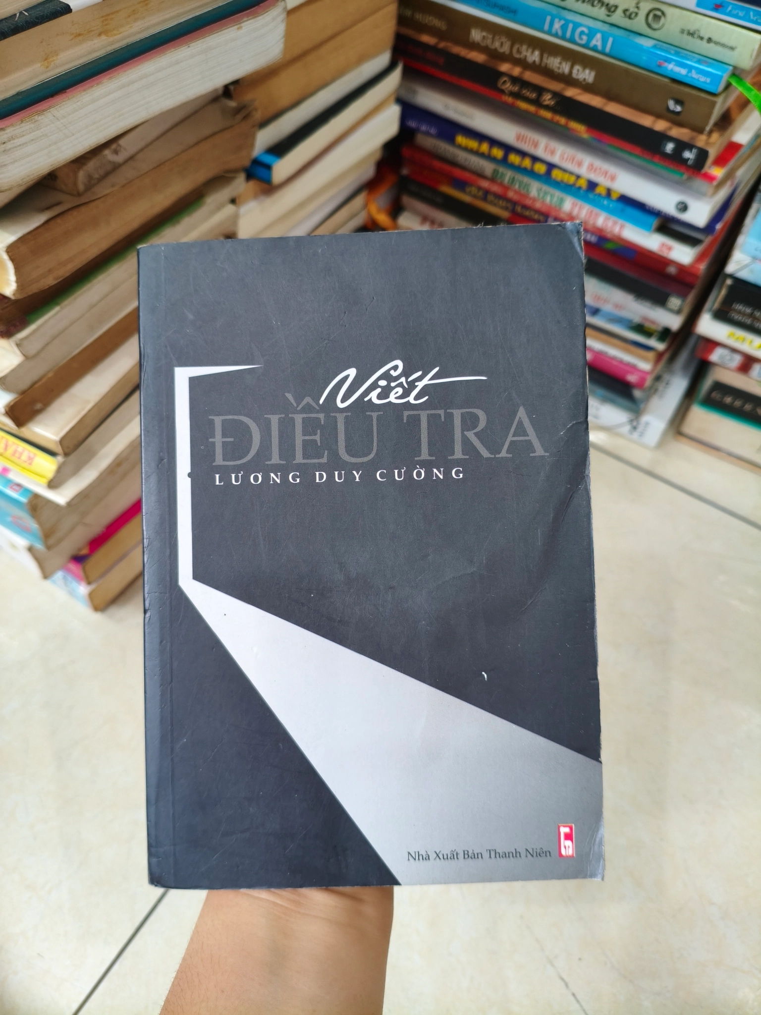 Viết điều tra 🌱 by  - Sách Book Cover - Ngọc Hiển Books