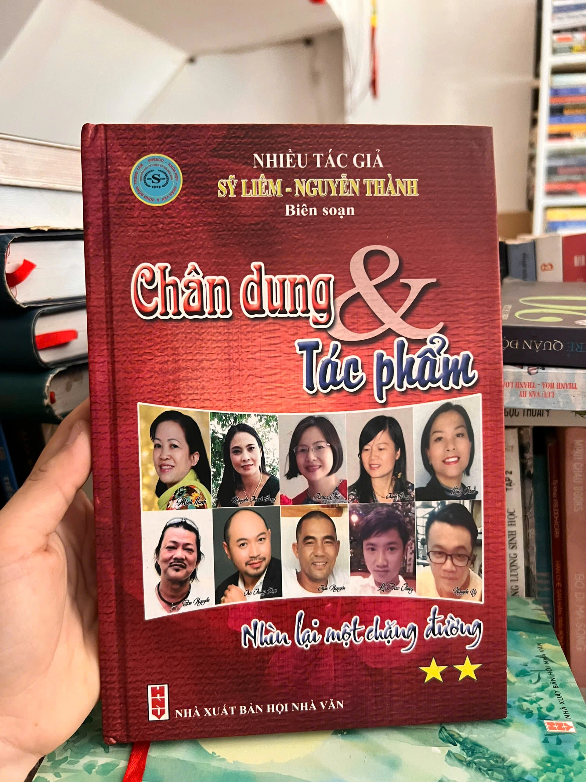 Chân Dung Và Tác Phẩm