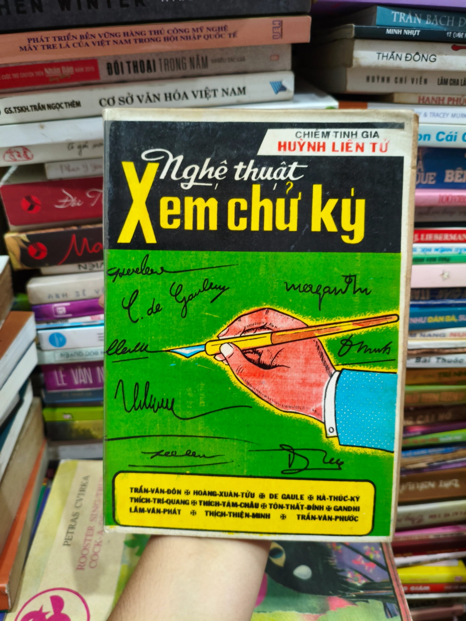 Nghệ thuật xem chữ ký 🌱 by  - Sách Book Cover - Ngọc Hiển Books