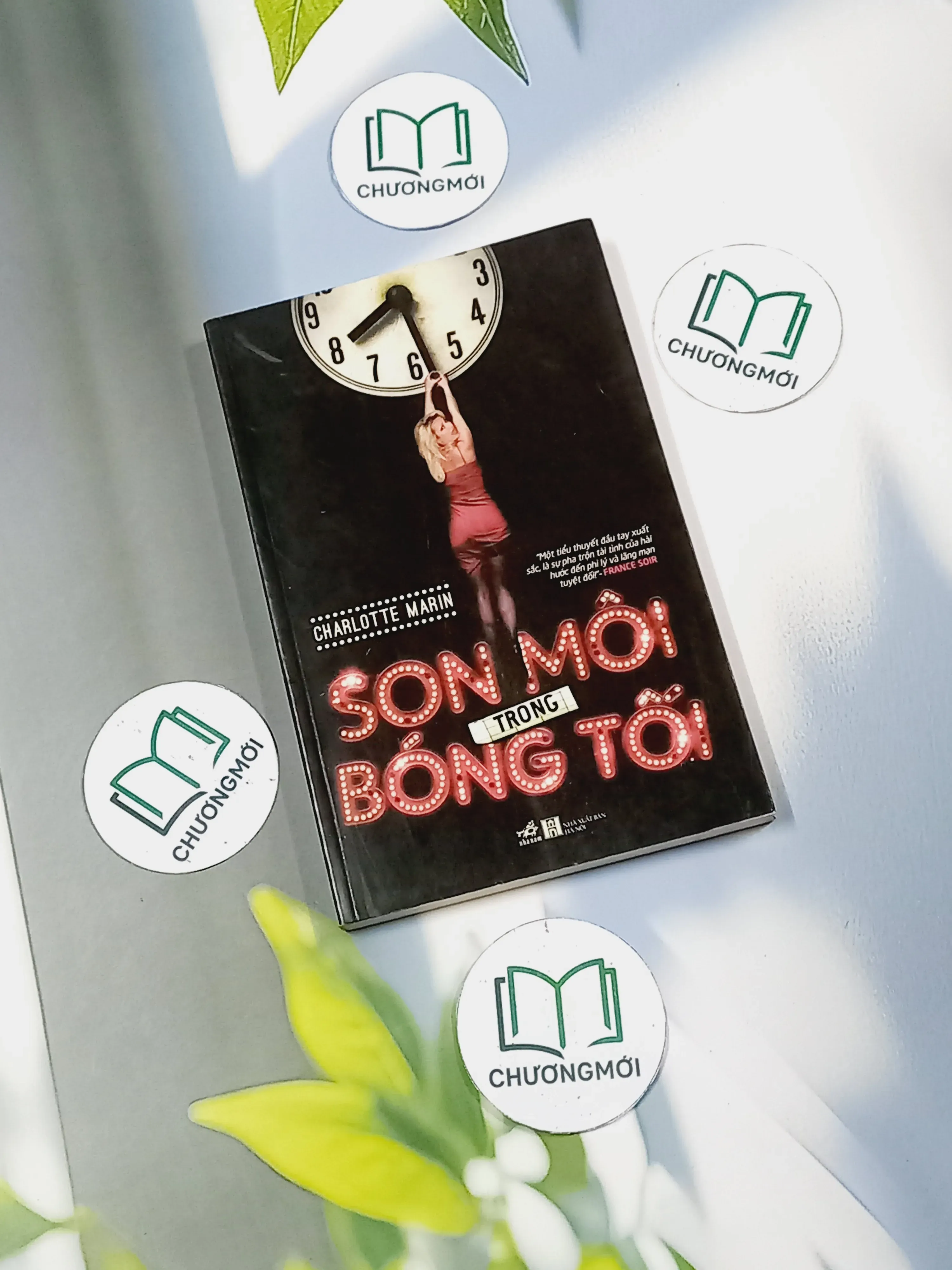 Son môi trong bóng tối - Charlotte Marin