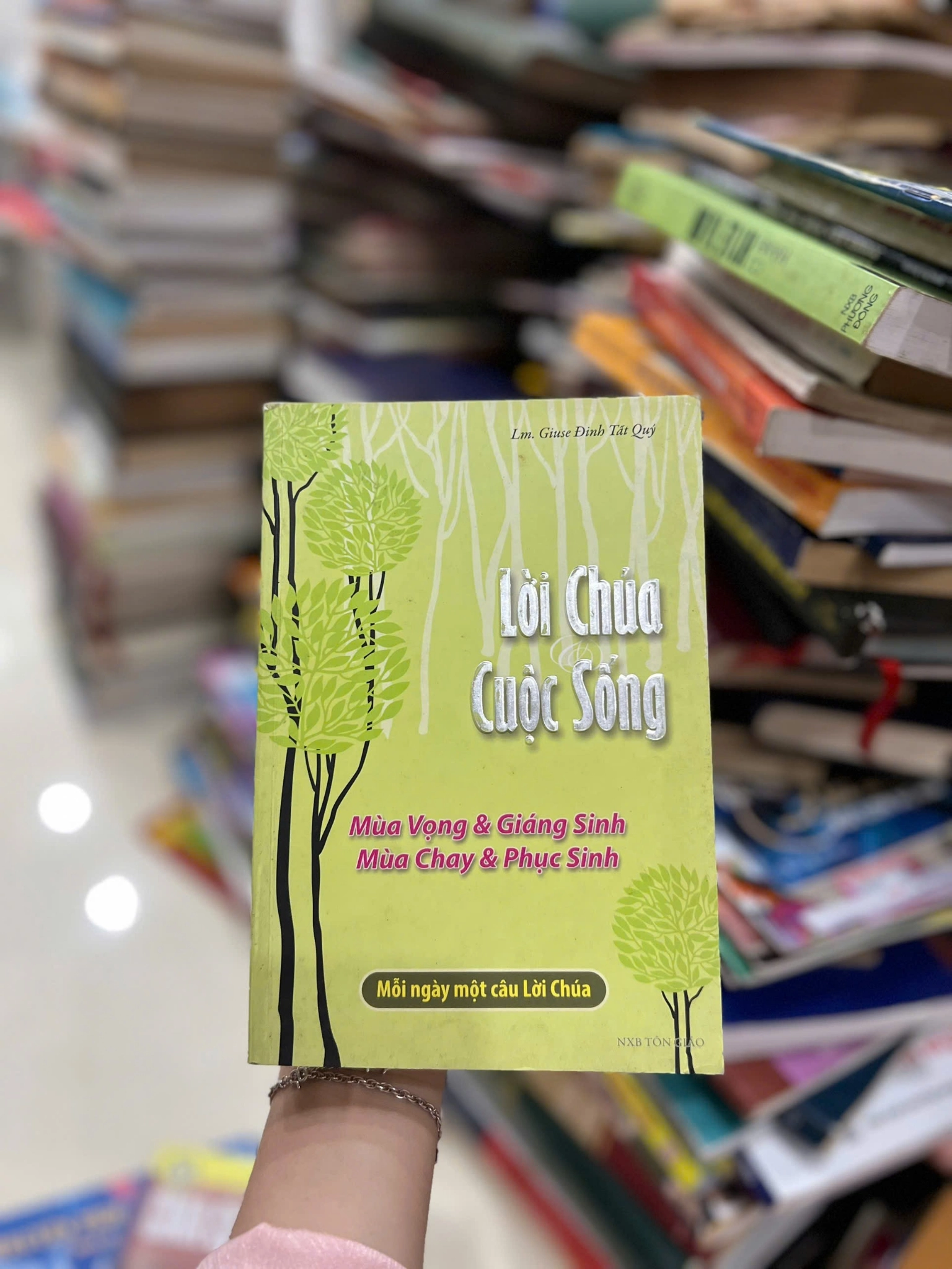 Lời chúa cuộc sống by Lm. Giuse Đinh Tất Quý - Sách Book Cover - Ngọc Hiển Books