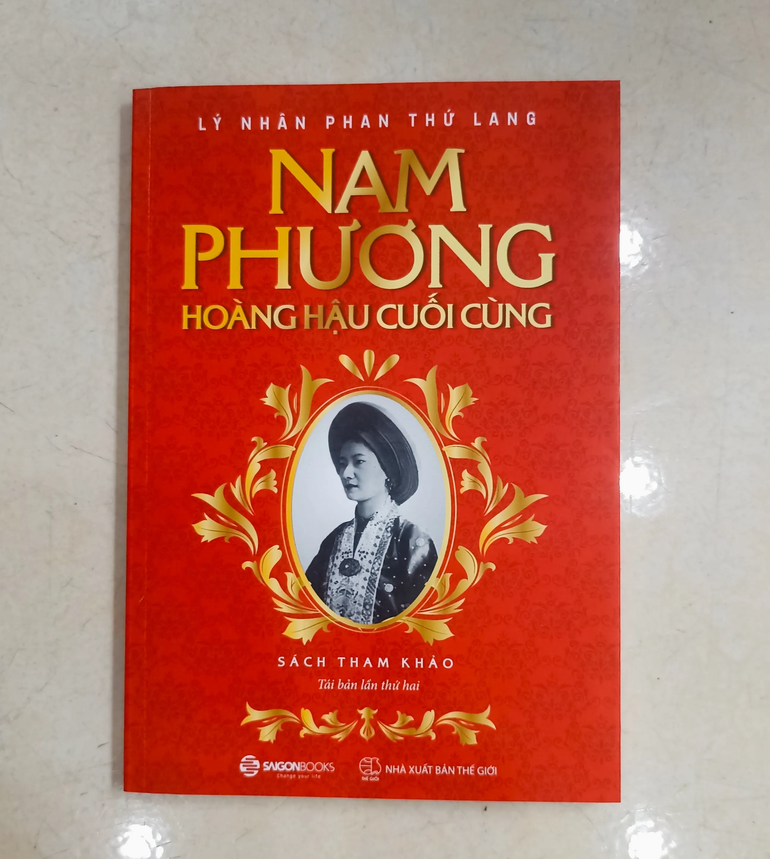Nam Phương Hoàng hậu cuối cùng 🌻 by Lý Nhân Phan Thứ Lang - Sách Book Cover - Ngọc Hiển Books