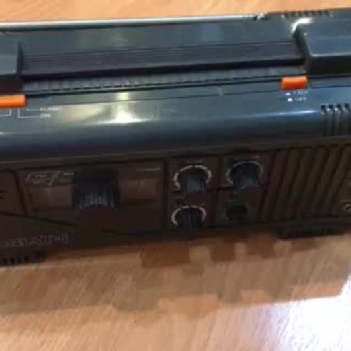 Đài radio quân đội hàng hiếm. 48111