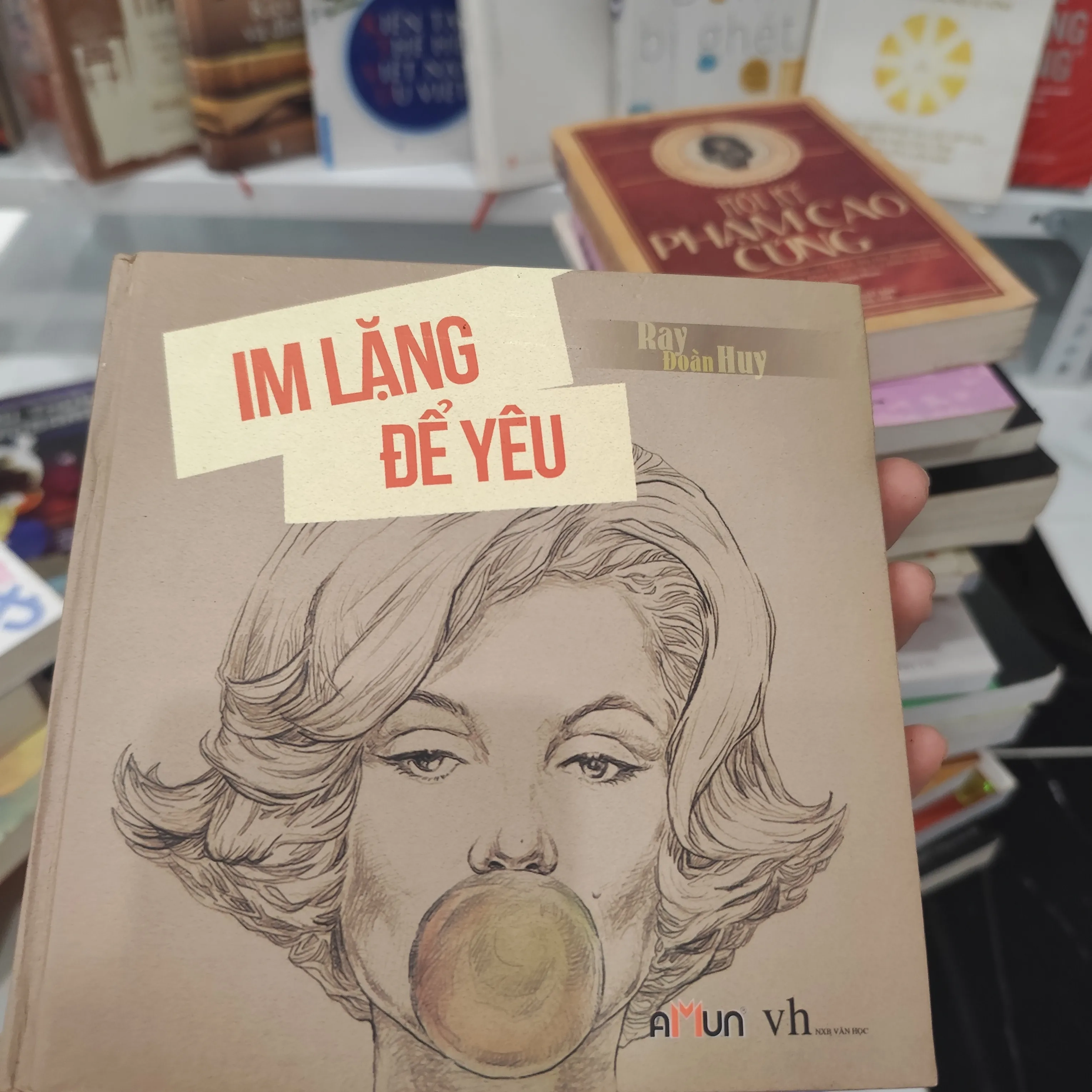 Im lặng để yêu by  - Sách Book Cover - Ngọc Hiển Books