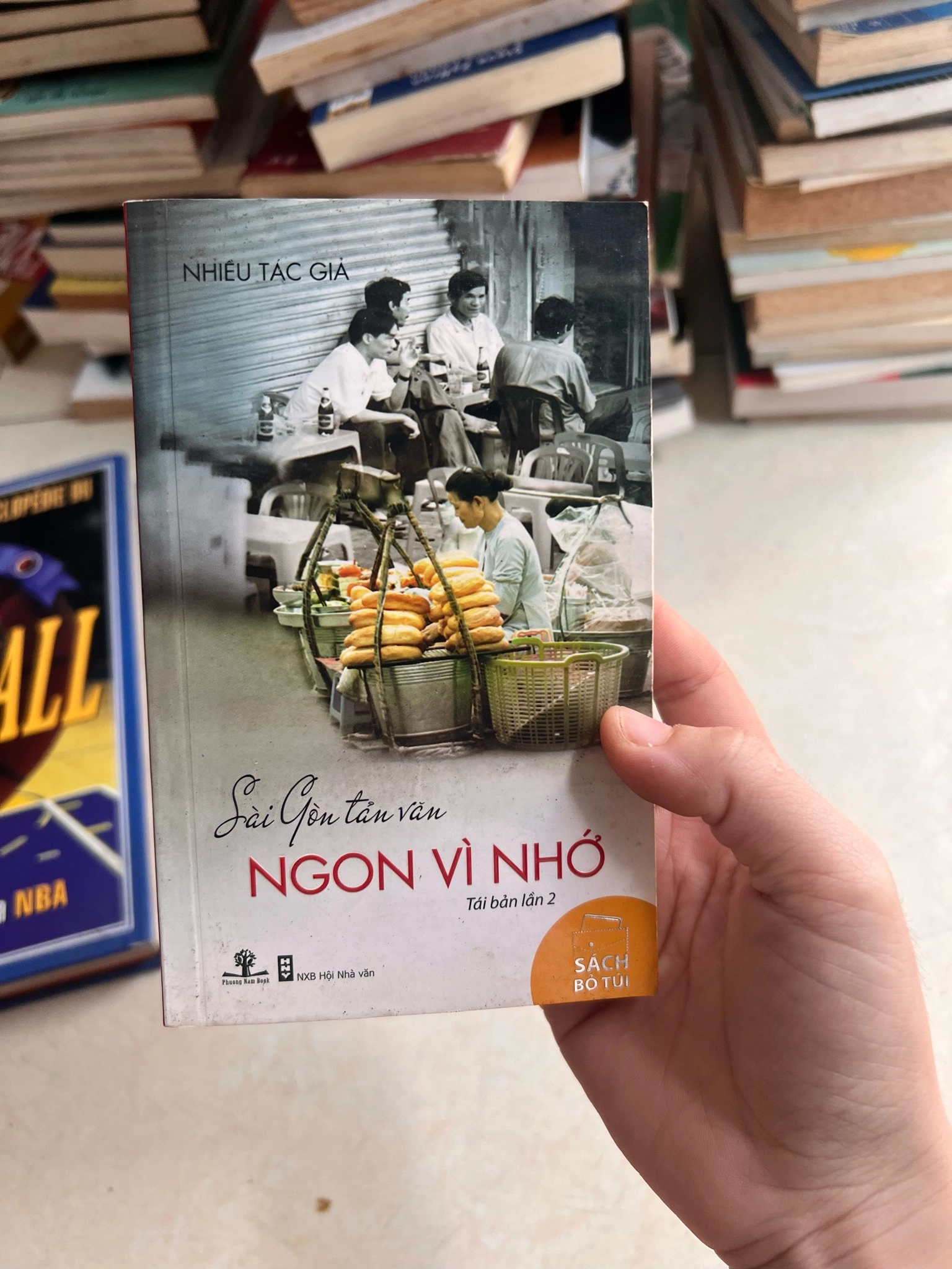 Sài Gòn tản văn ngon vì nhớ by  - Sách Book Cover - Ngọc Hiển Books