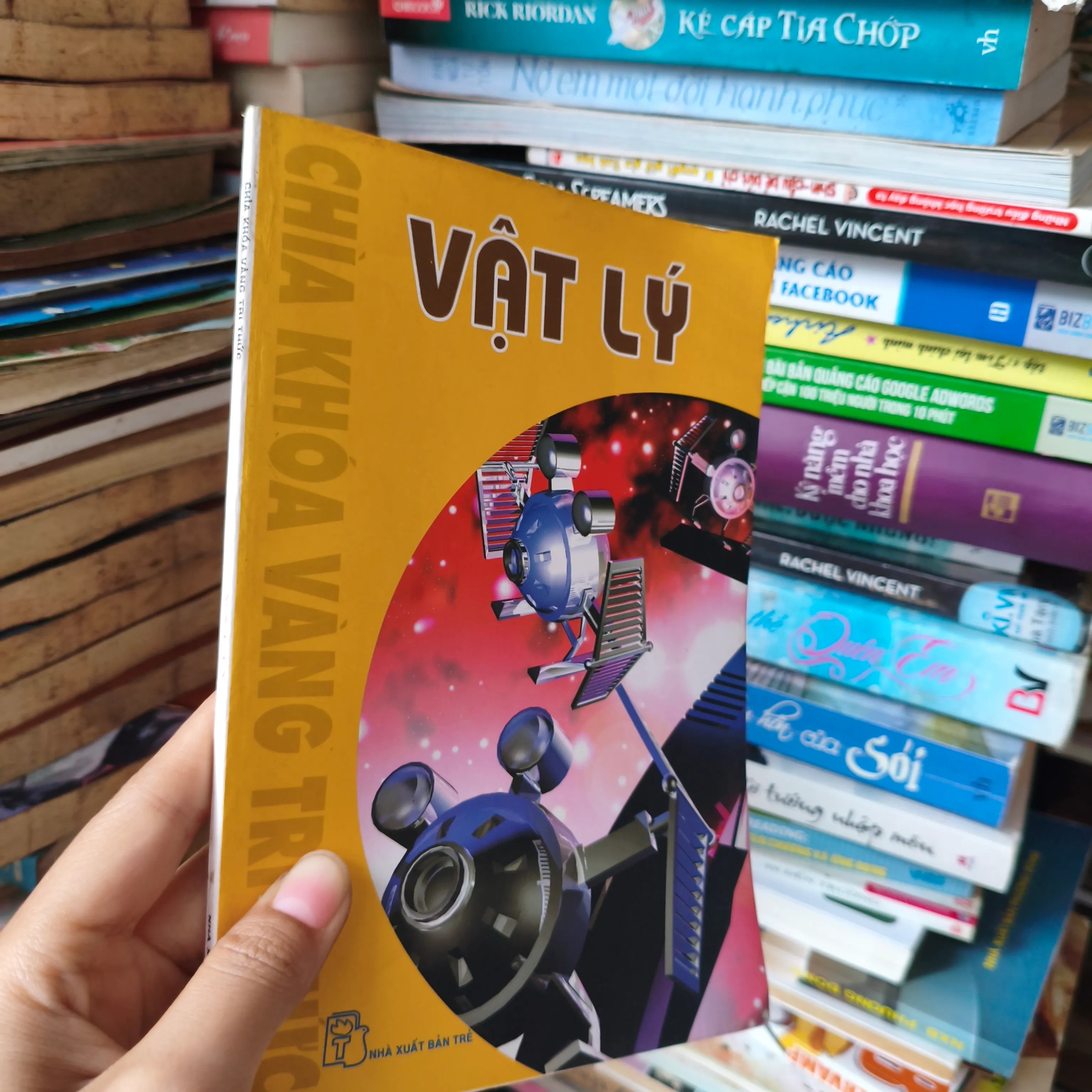 Vật Lý  🌱 by  - Sách Book Cover - Ngọc Hiển Books