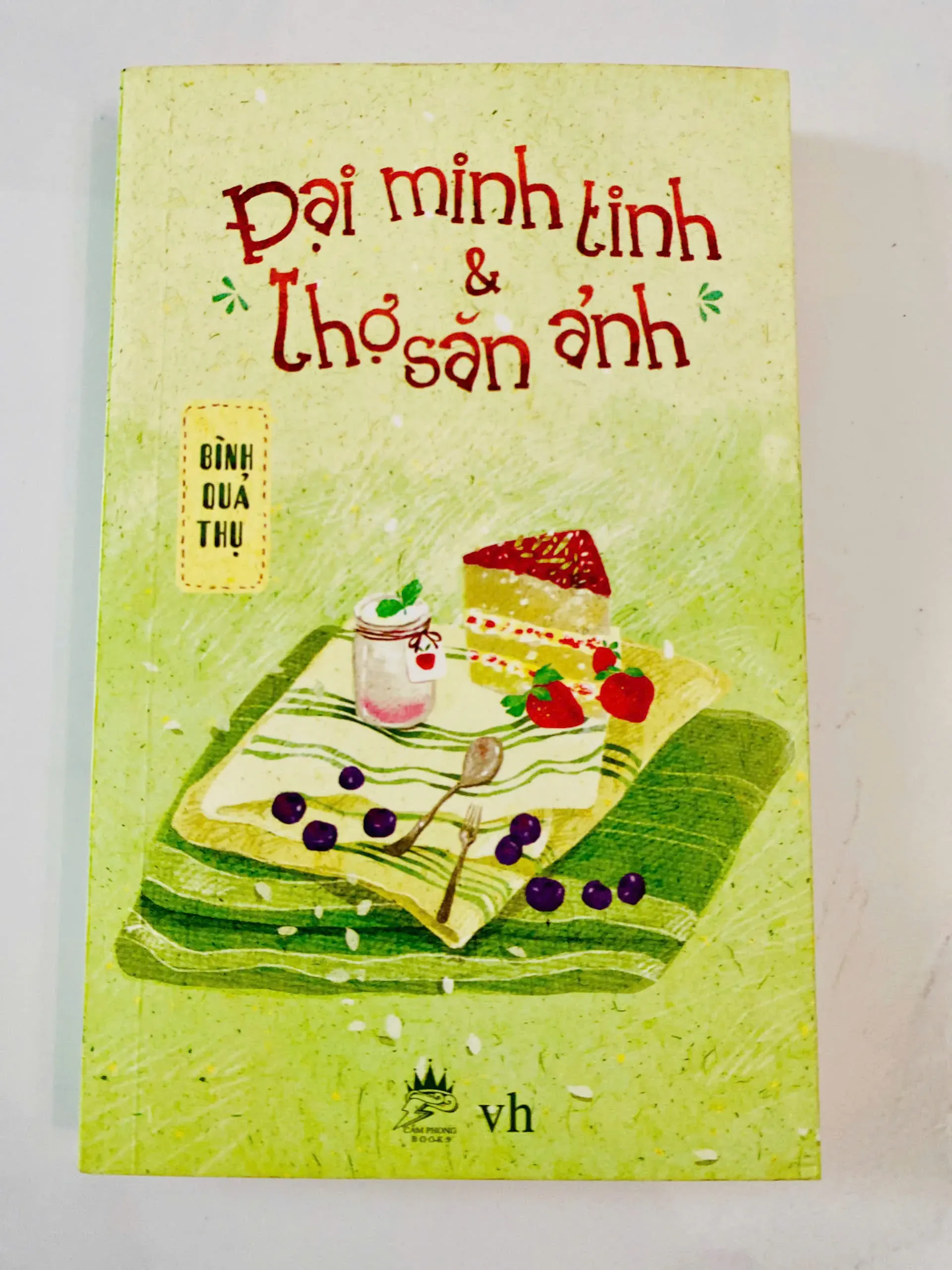Sách Đại Minh Tinh Và Thợ Săn Ảnh by  - Sách Book Cover - Ngọc Hiển Books