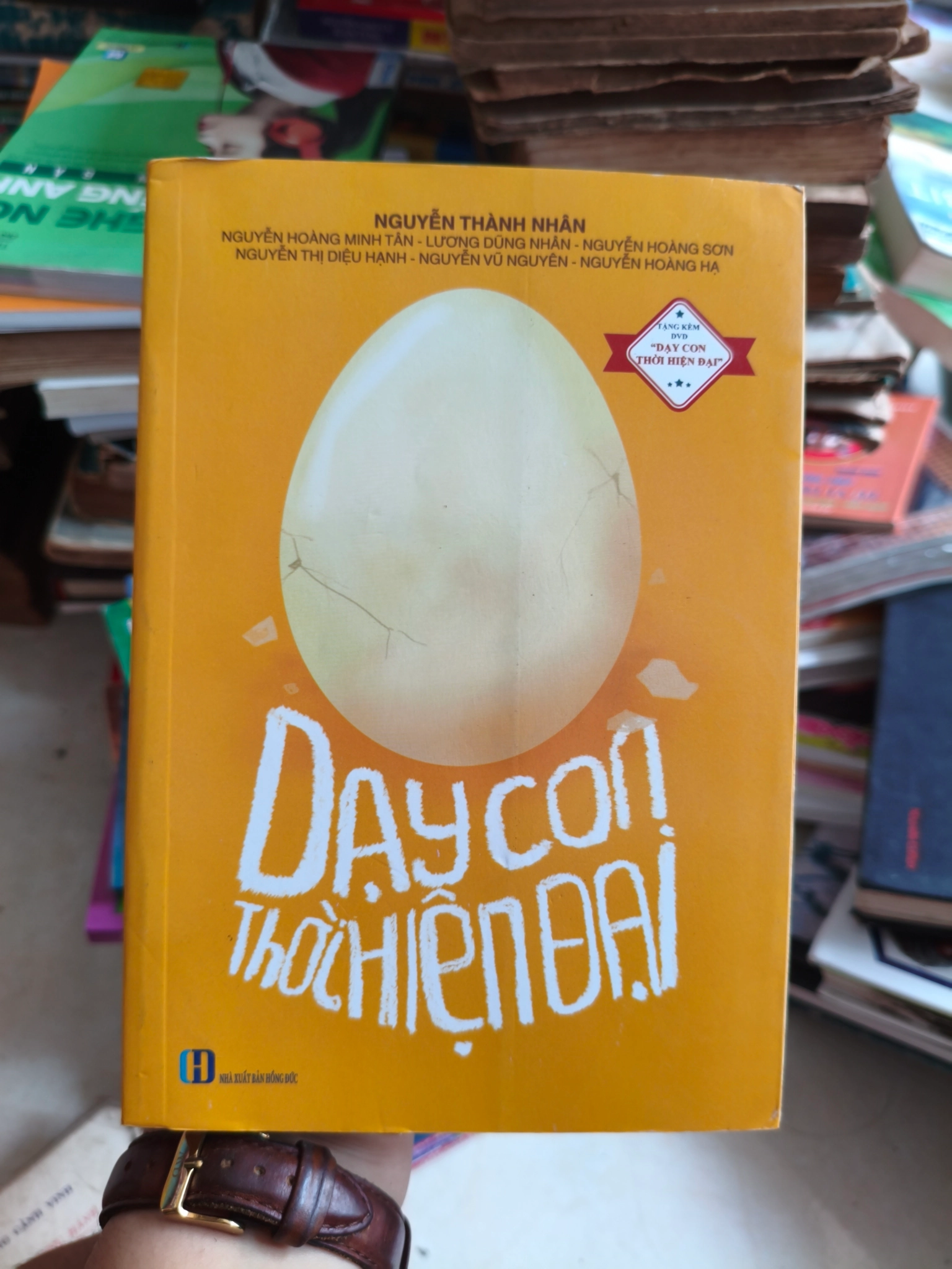 Dạy con thời hiện đại by  - Sách Book Cover - Ngọc Hiển Books