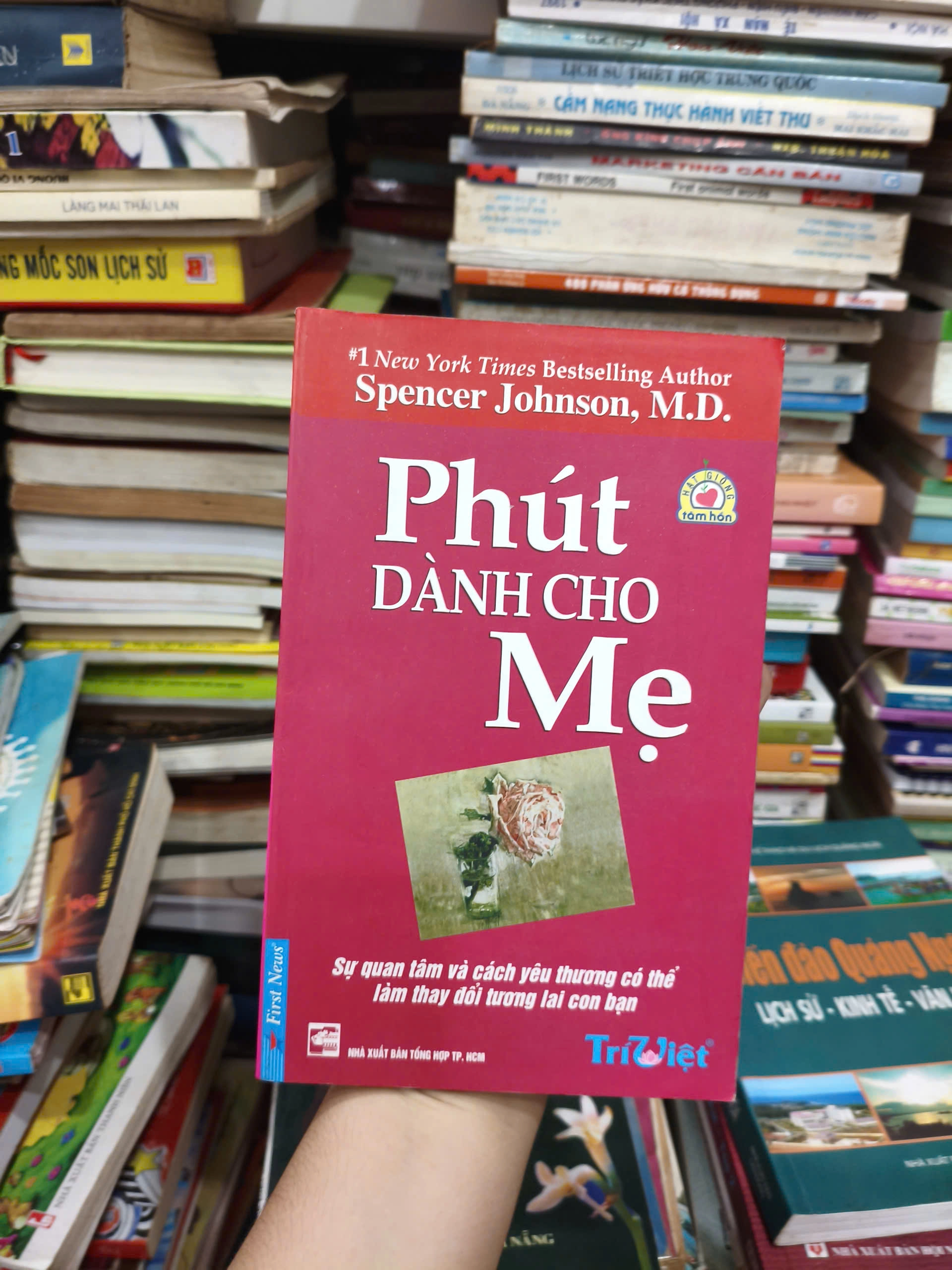 Phút Dành Cho Mẹ by Spencer Johnson - Sách Book Cover - Ngọc Hiển Books