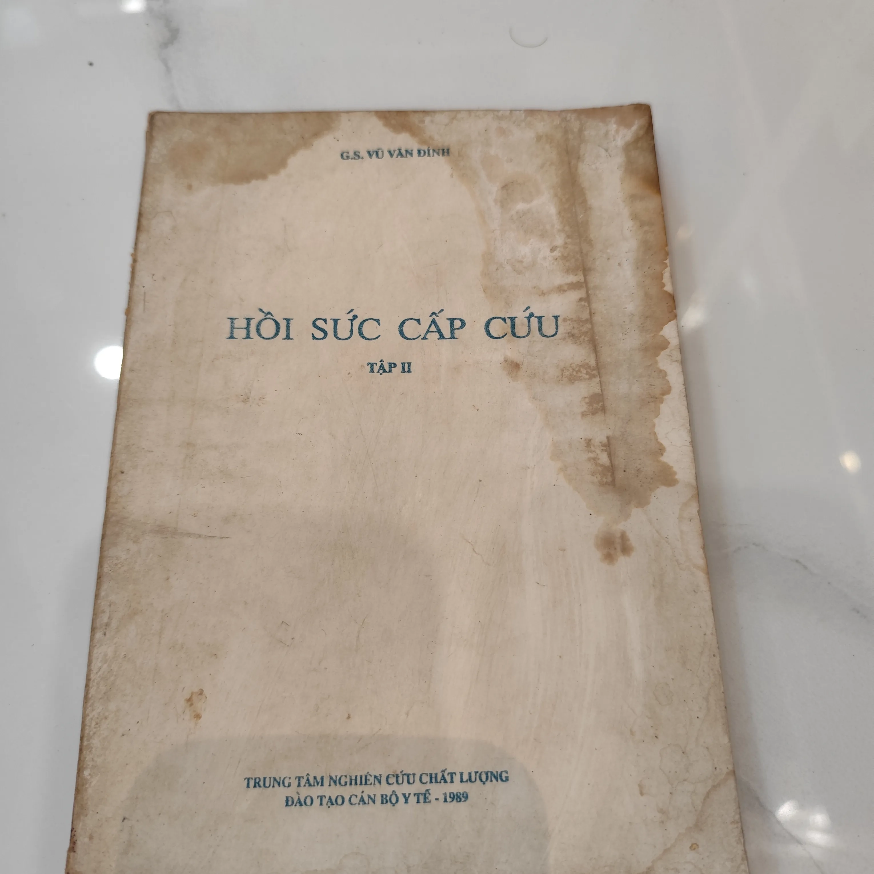 Hồi sức cấp cứu tập 2 by  - Sách Book Cover - Ngọc Hiển Books