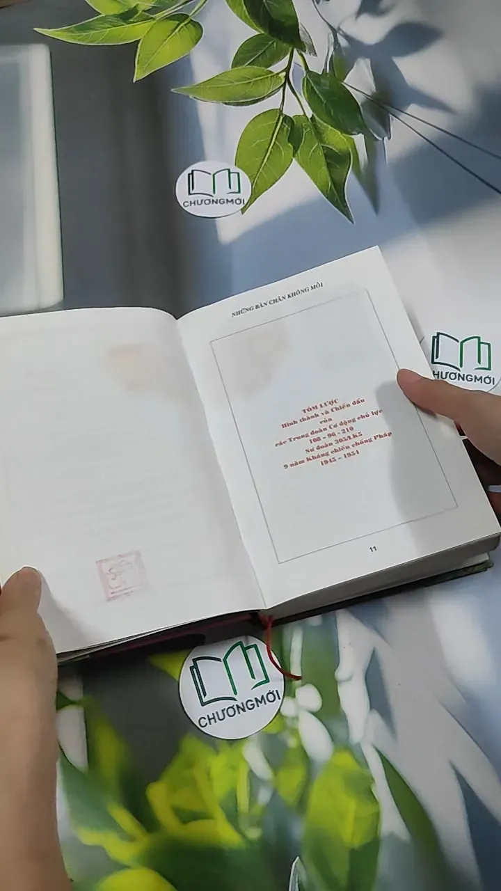 [MIỄN PHÍ BỌC SÁCH] Những Bàn Chân Không Mỏi 1: Ra Trận (Truyện Ký) 750805