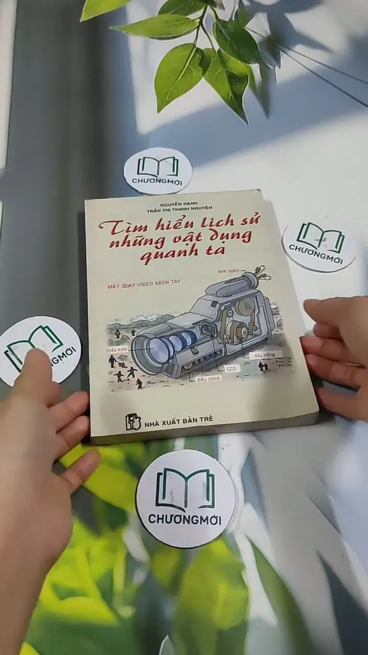 Tìm Hiểu Lịch Sử Những Vật Dụng Quanh Ta - Máy Quay Video Xách Tay - Nguyễn Hạnh 705720