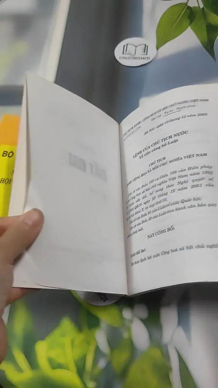 Combo: Bộ Luật Lao Động Của Nước Cộng Hòa XHCN Việt Nam, Luật Đất Đai 727363