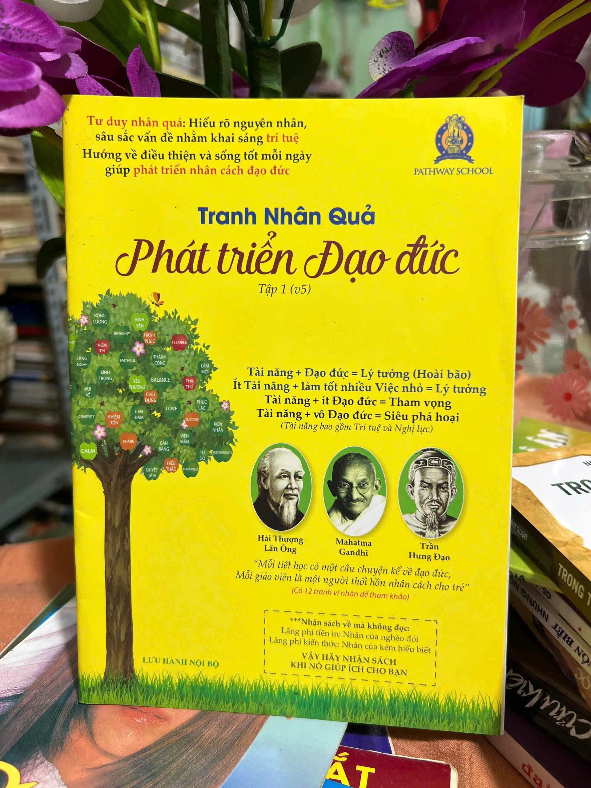 Tranh nhân quả Phát triển Đạo đức by  - Sách Book Cover - Ngọc Hiển Books