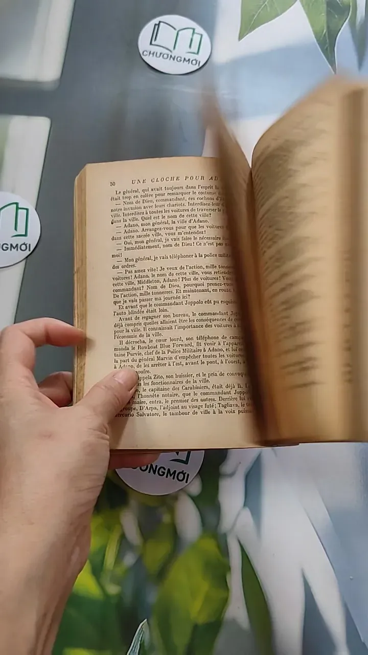 [XƯA] Une cloche pour Adano (1945) - John Hersey 754463