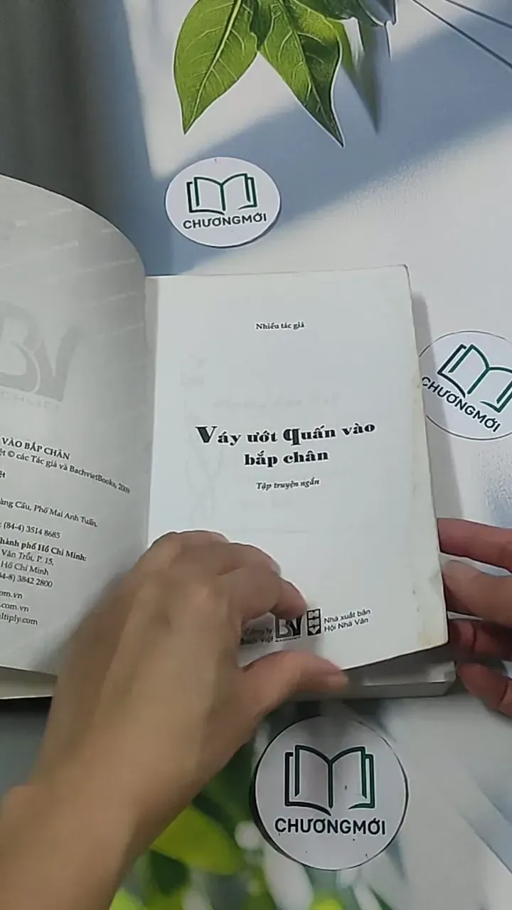 Váy ướt quấn vào bắp chân 694973