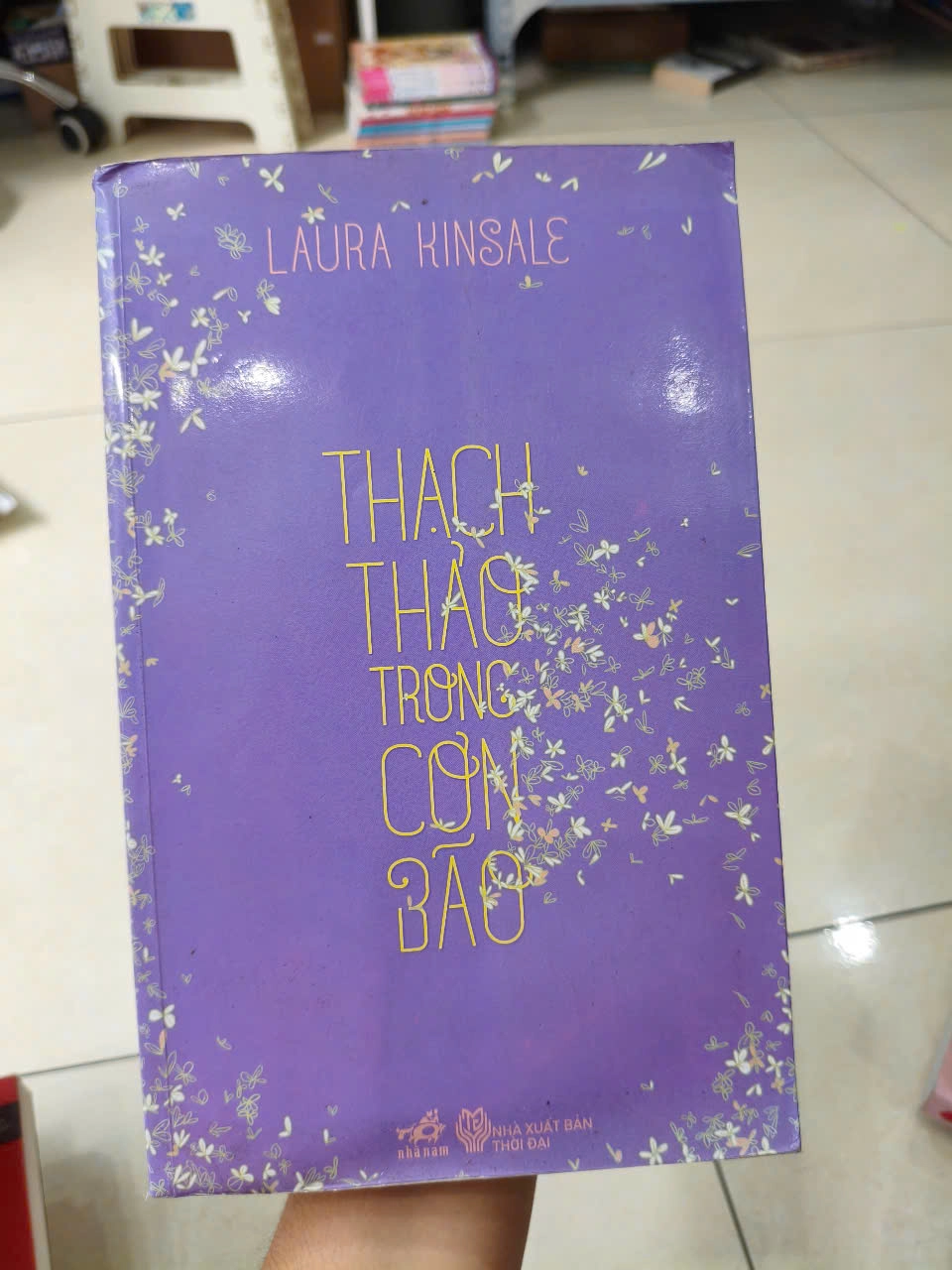 Thạch Thảo Trong Cơn Bão by Laura Kinsale - Sách Book Cover - Ngọc Hiển Books