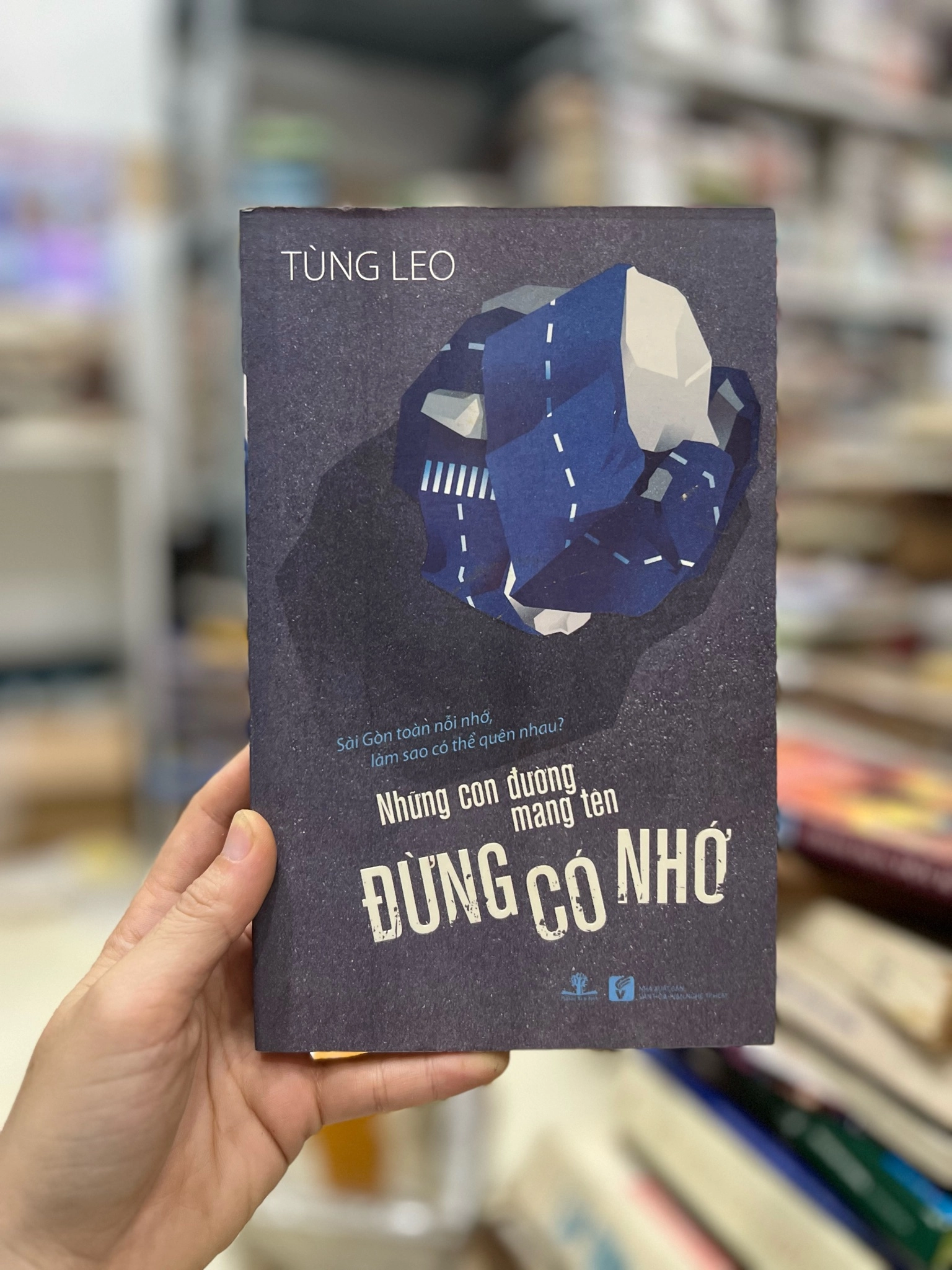 Những con đường mang tên đừng có nhớ by  - Sách Book Cover - Ngọc Hiển Books