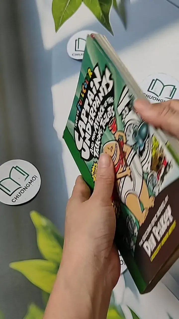 Captain Underpants and the Attack of the Talking Toilets - Dav Pilkey 703114