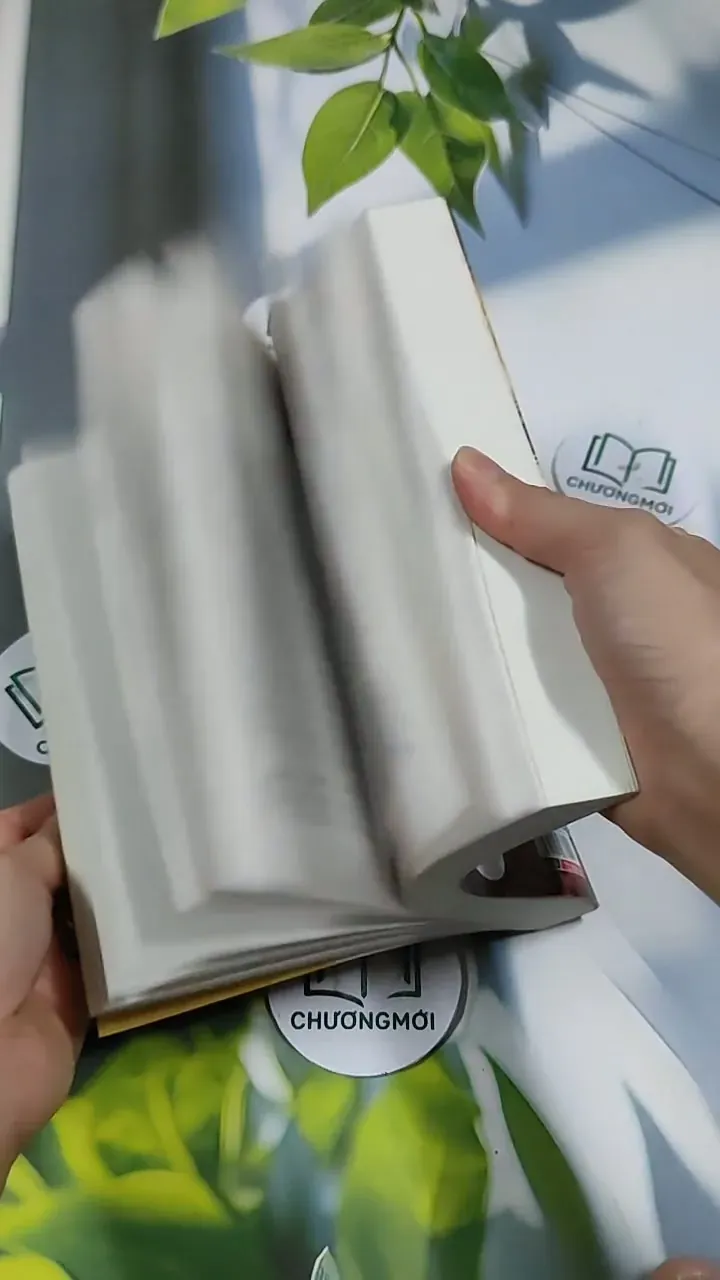 Bốn Tháng Yêu Chưa Đủ - Nhân Hải Trung 705722