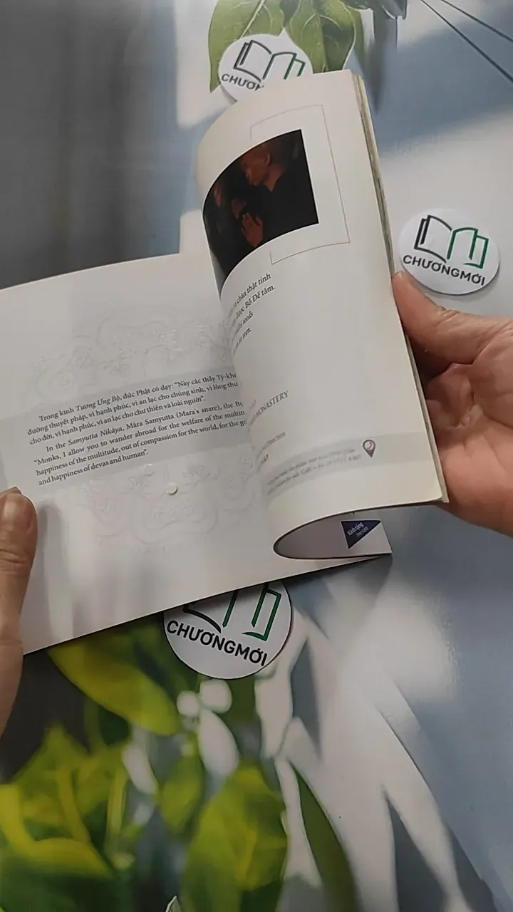 Đôi Nét Về Chùa Hoằng Pháp - Song Ngữ - Thích Chân Tính 775957