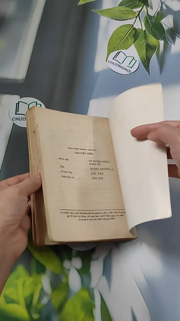 [MIỄN PHÍ BỌC SÁCH] [XƯA] Vị Thượng Khách Đến Paris Về Hà Nội (1991) - Nguyễn Thế Kỷ & Nguyễn Minh San 776061