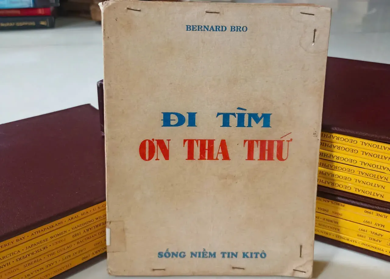 Đi tìm ơn tha thứ 🌻 by  - Sách Book Cover - Ngọc Hiển Books