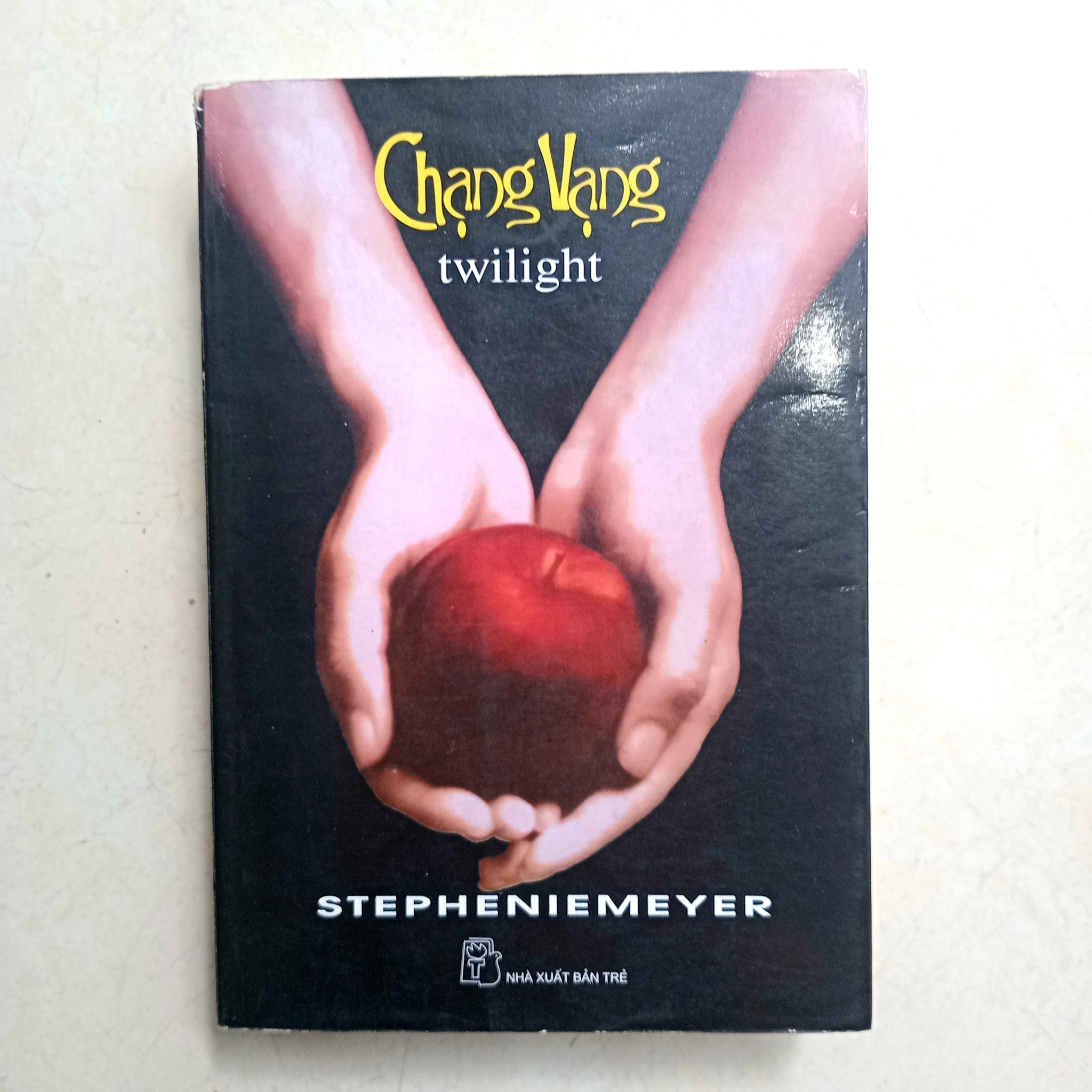 Chạng Vạng 📚 by Stephenie Meyer - Sách Book Cover - Ngọc Hiển Books