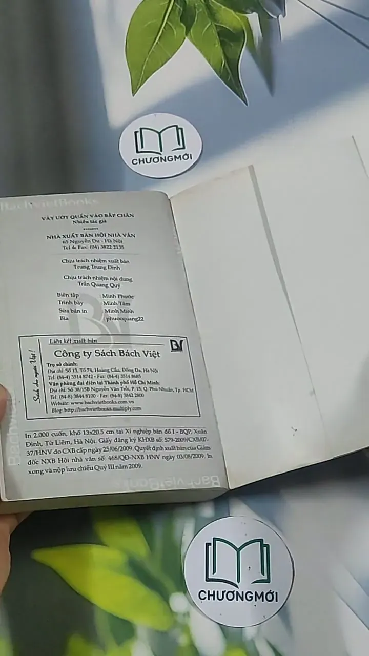 Váy ướt quấn vào bắp chân 694973