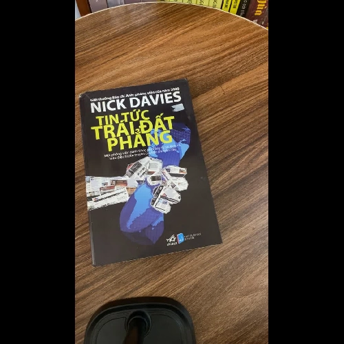 TIN TỨC TRÁI ĐẤT PHẲNG - NICL DAVIES