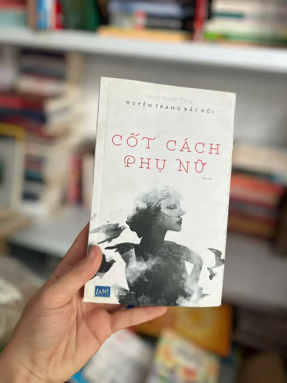Cốt cách phụ nữ⭐ by  - Sách Book Cover - Ngọc Hiển Books