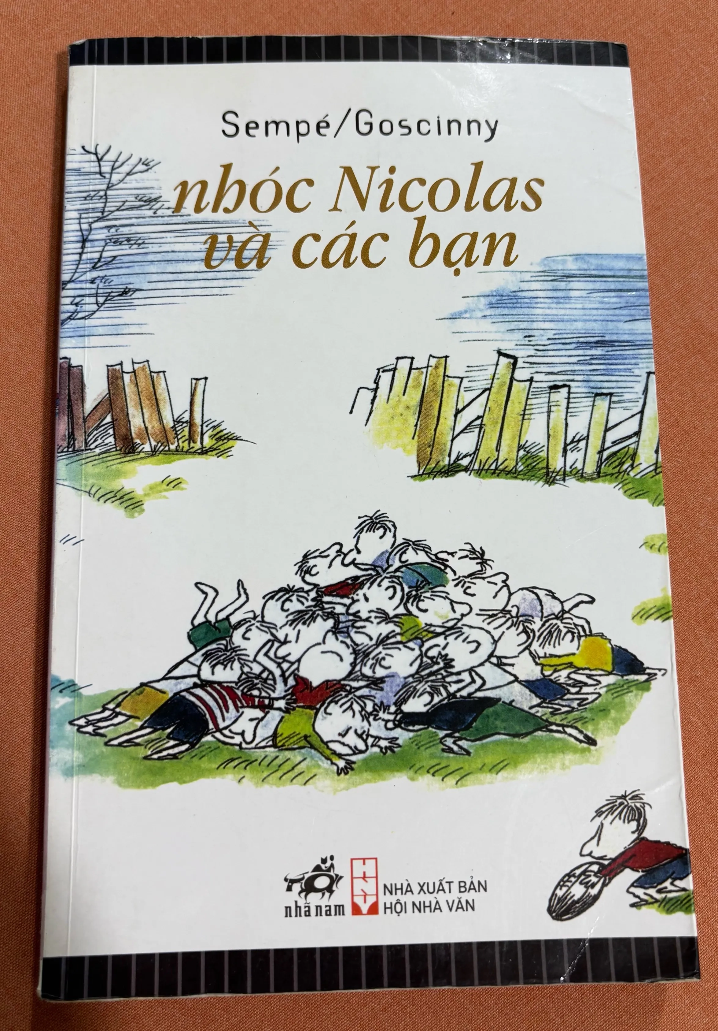 Nhóc Nicolas và các bạn 🌊 by  - Sách Book Cover - Ngọc Hiển Books
