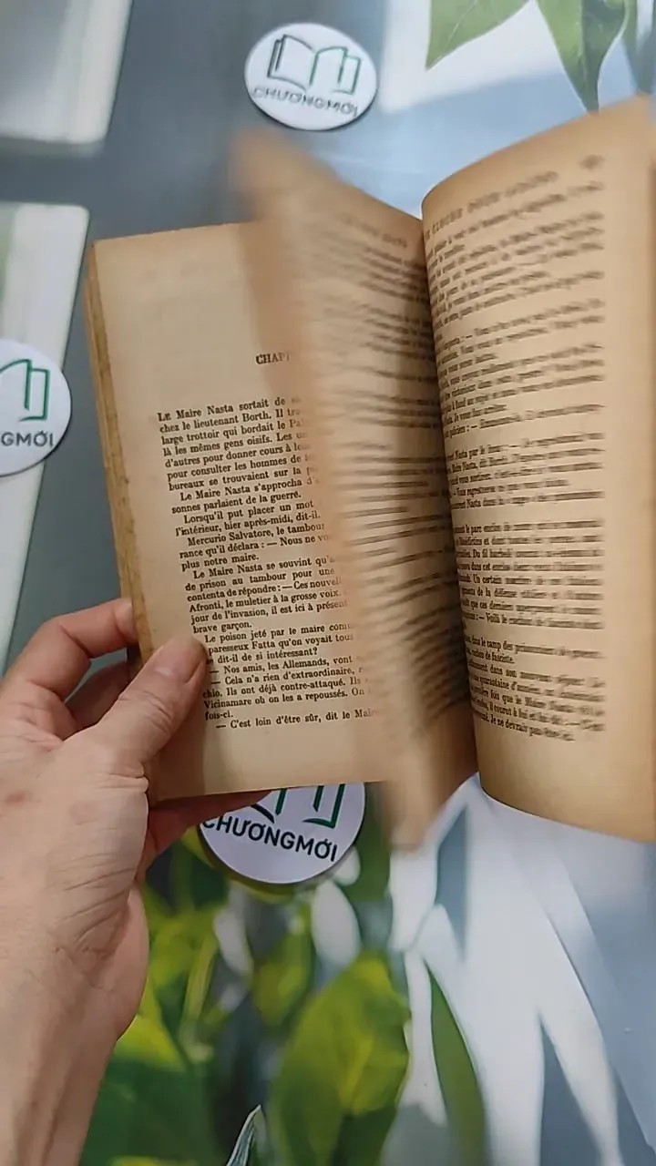 [XƯA] Une cloche pour Adano (1945) - John Hersey 754463