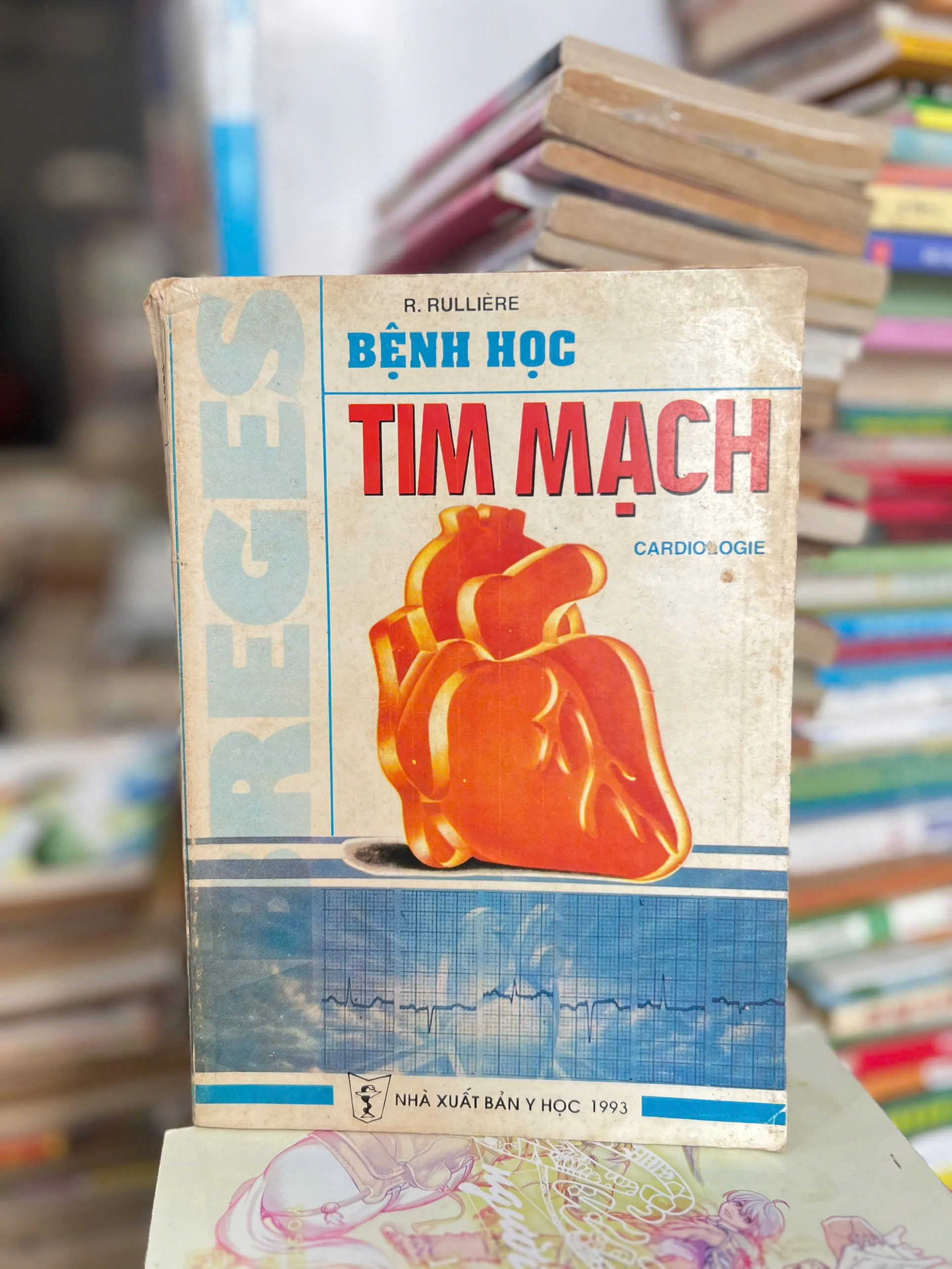 Bệnh Tim Mạch by  - Sách Book Cover - Ngọc Hiển Books