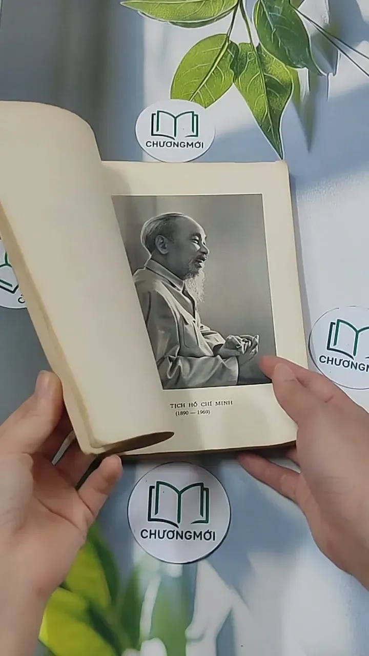 [MIỄN PHÍ BỌC SÁCH] Thơ Ca Hồ Chủ Tịch (1974) 674966