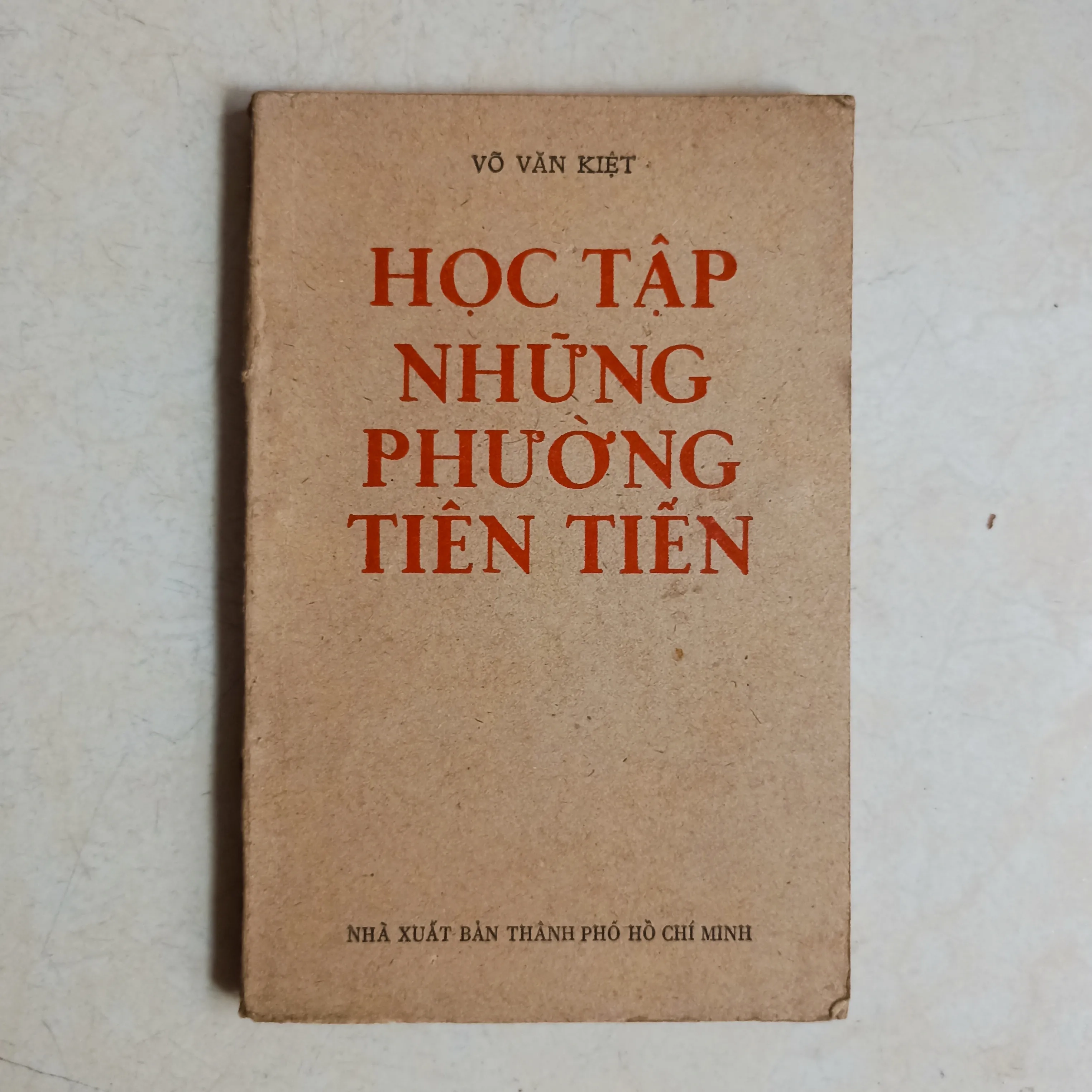 Học tập những phương tiên tiến 🌻 by  - Sách Book Cover - Ngọc Hiển Books
